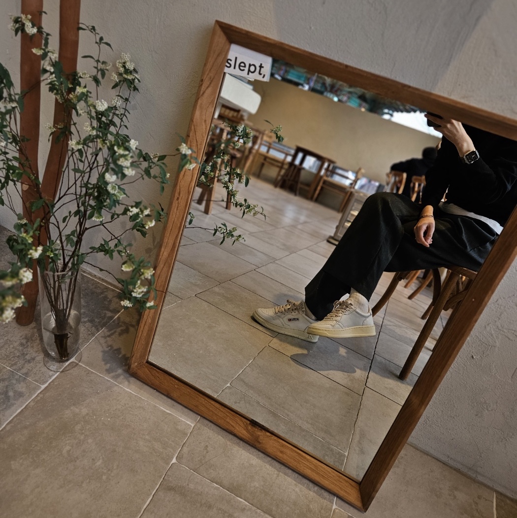 (W) Autry Medalist Low Leather Sneakers White 착용 스타일