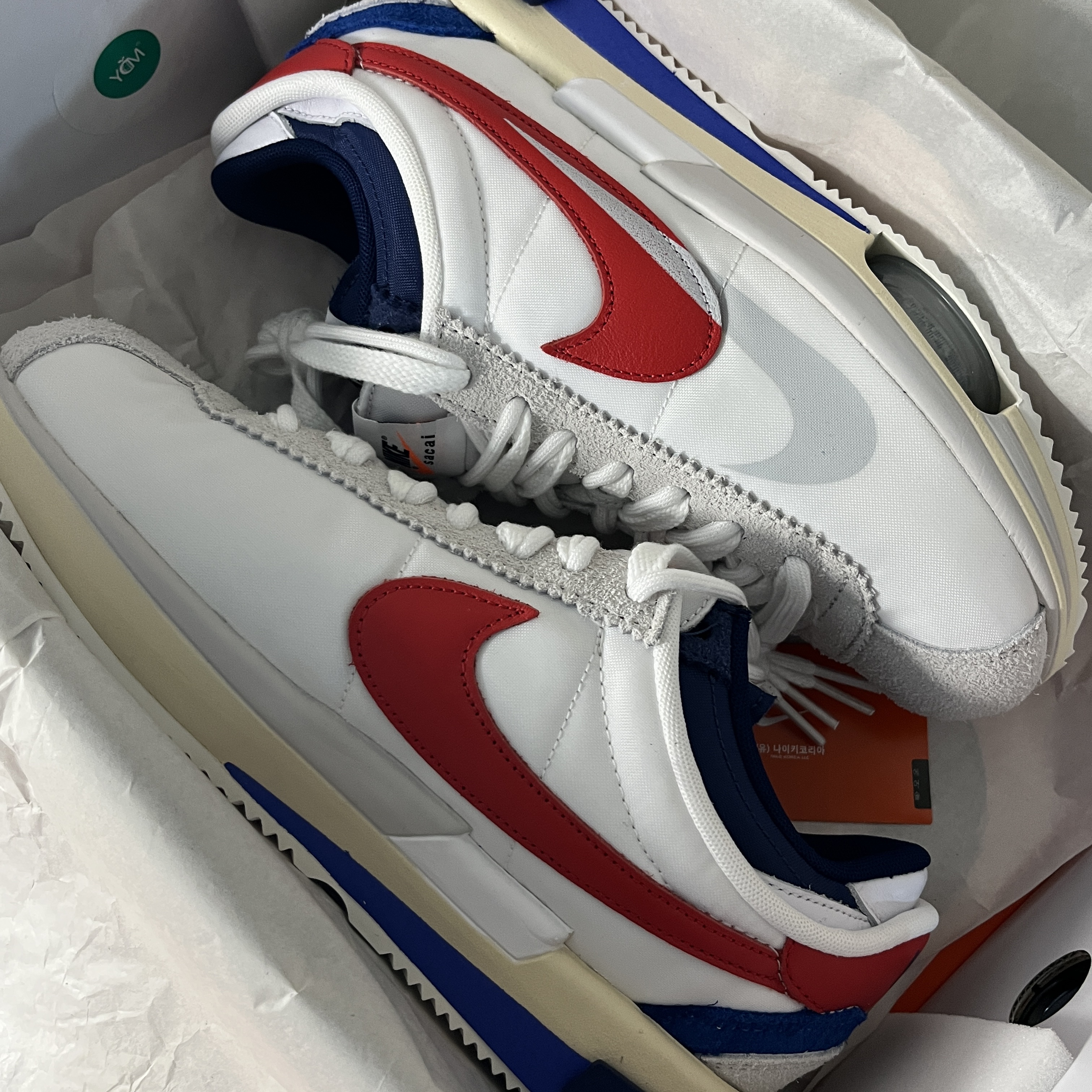 Nike x Sacai Zoom Cortez SP White and University Red 착용 스타일