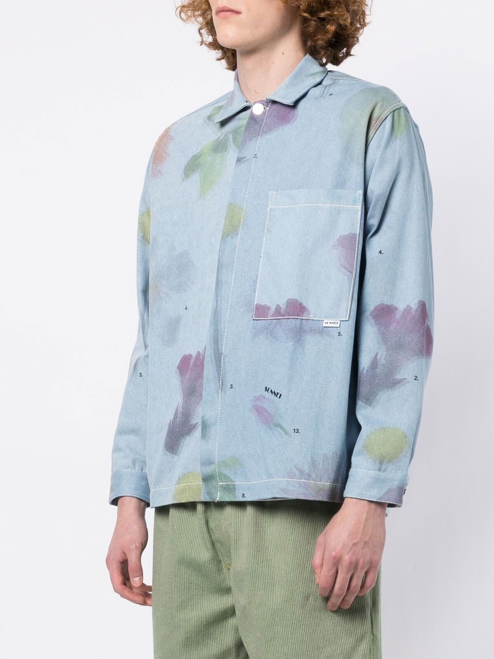 Sunnei Floral Printed Denim Shirt Light Wash 착용 스타일 - 1
