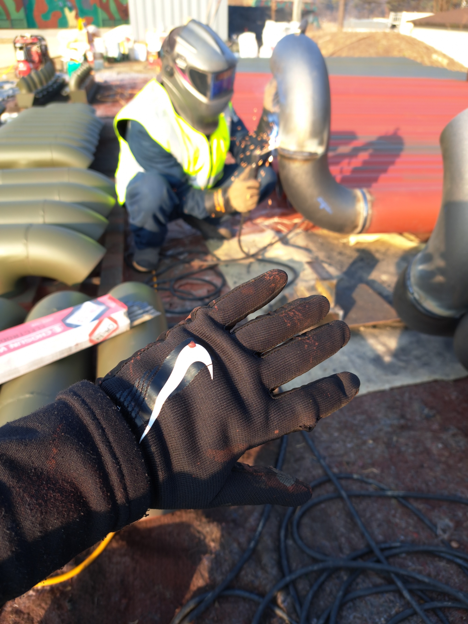 Nike Therma-Fit Academy Football Gloves Black 착용 스타일 - 1