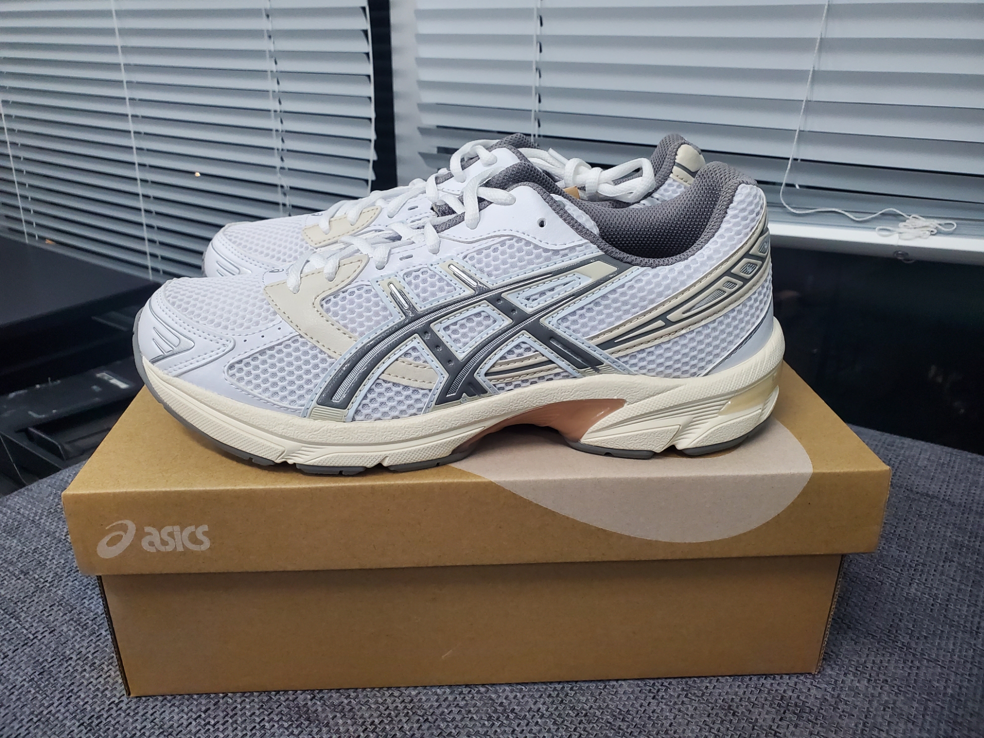 Asics Gel-1130 White Clay Grey 착용 스타일