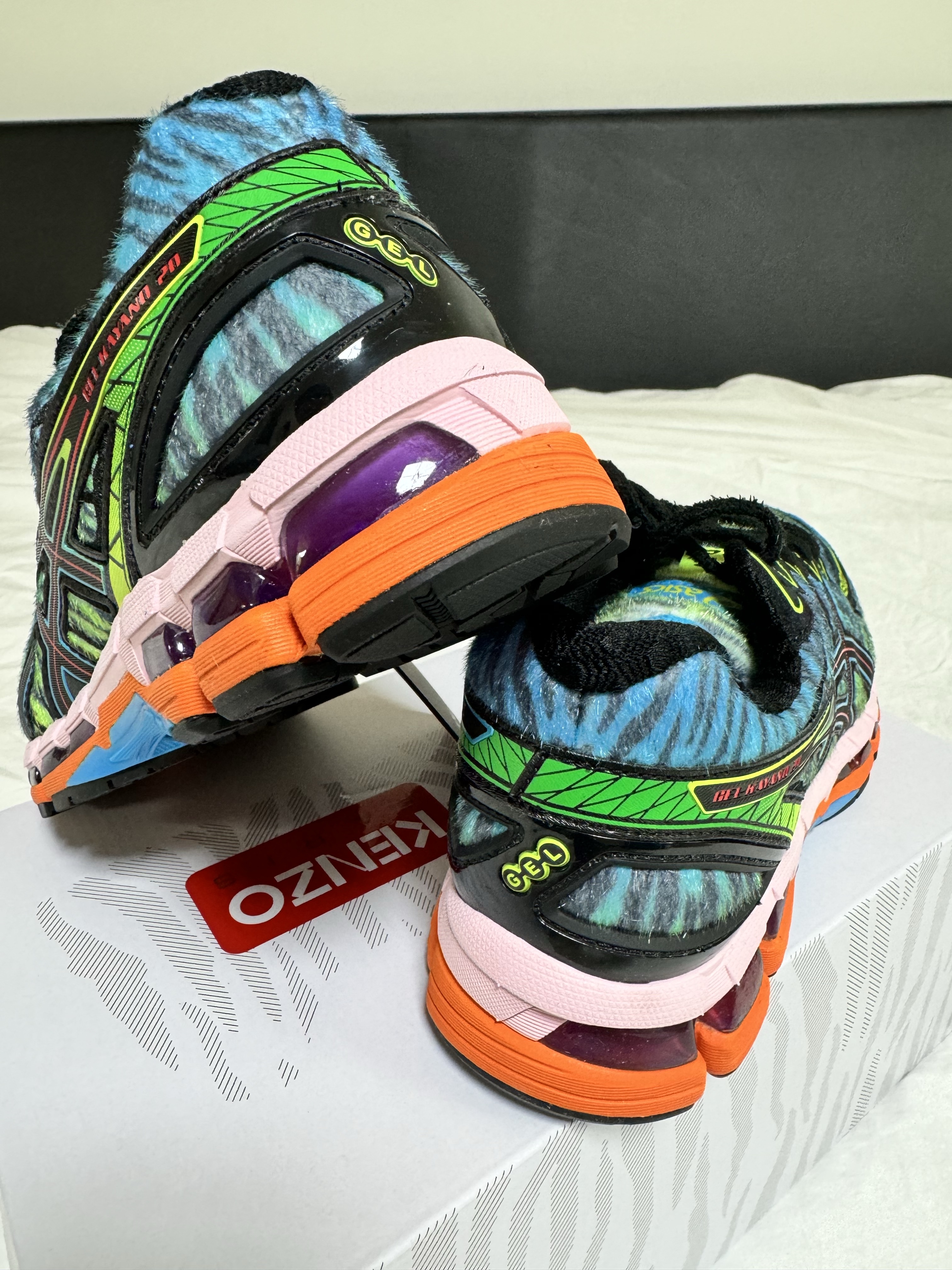 Asics x Kenzo Gel-Kayano 20 by Nigo Digital Aqua Black 착용 스타일 - 4