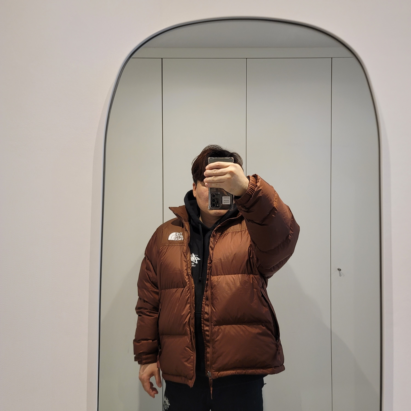 The North Face 1996 Retro Nuptse Jacket Dark Oak, Zara x Ader Error Patchwork Jeans Blue 착용 스타일 - 2
