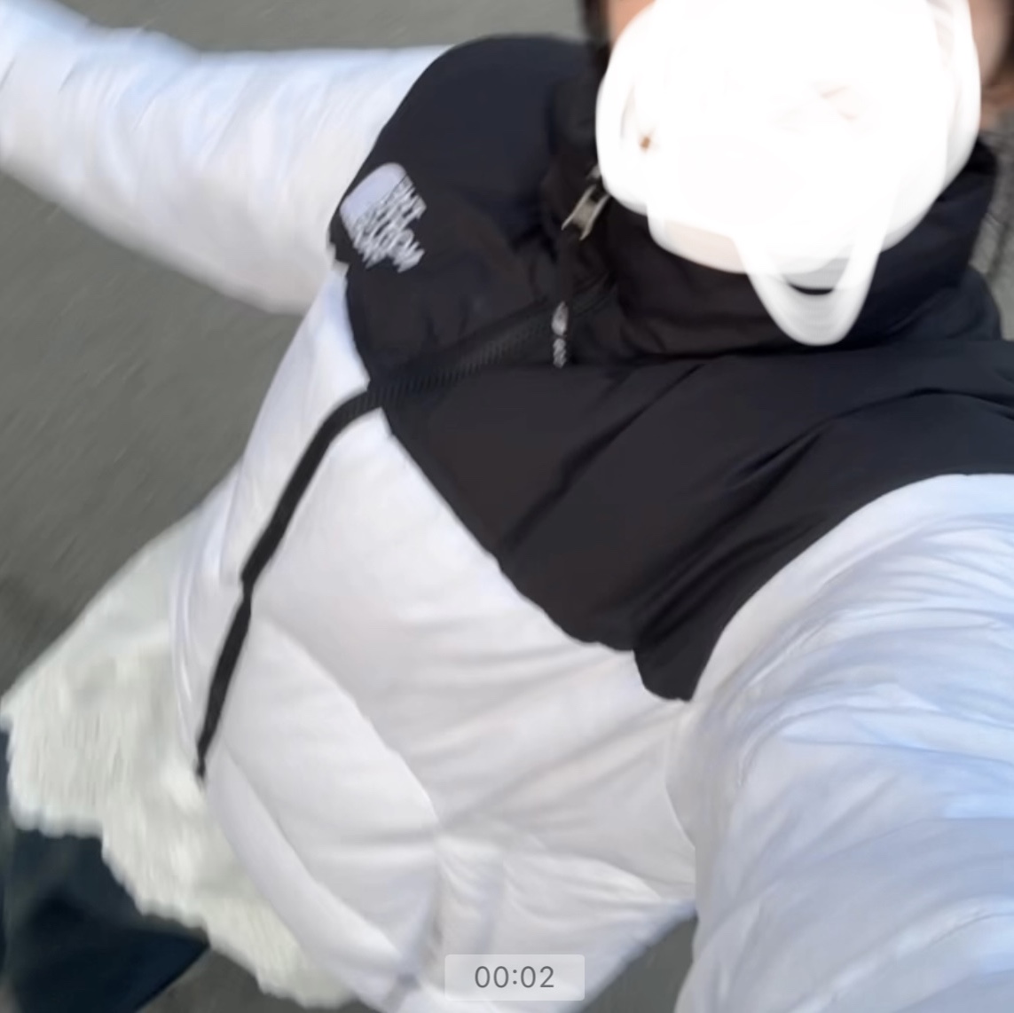 The North Face 1996 Eco Nuptse Jacket White 착용 스타일 - 3