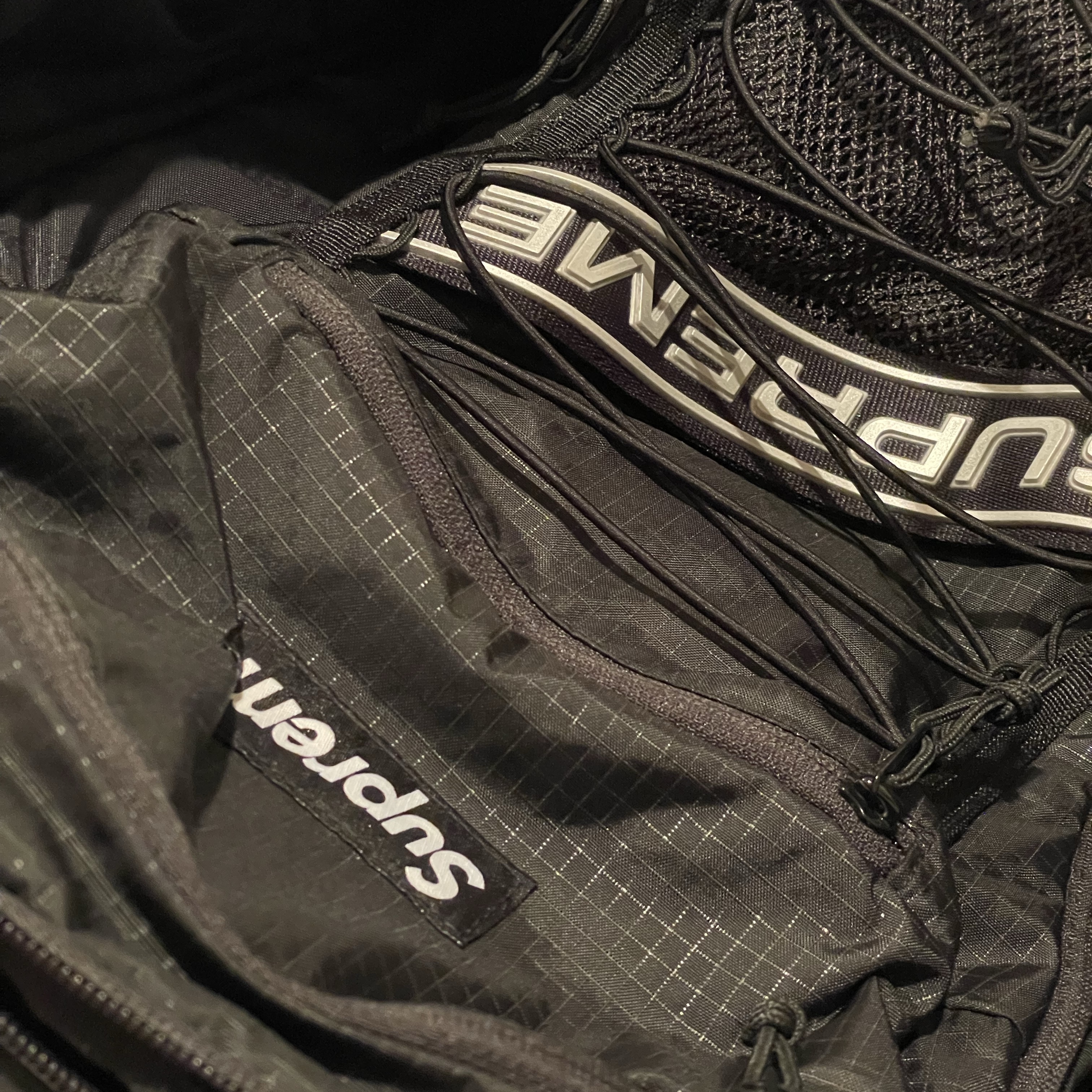 Supreme Backpack Black - 23FW 착용 스타일