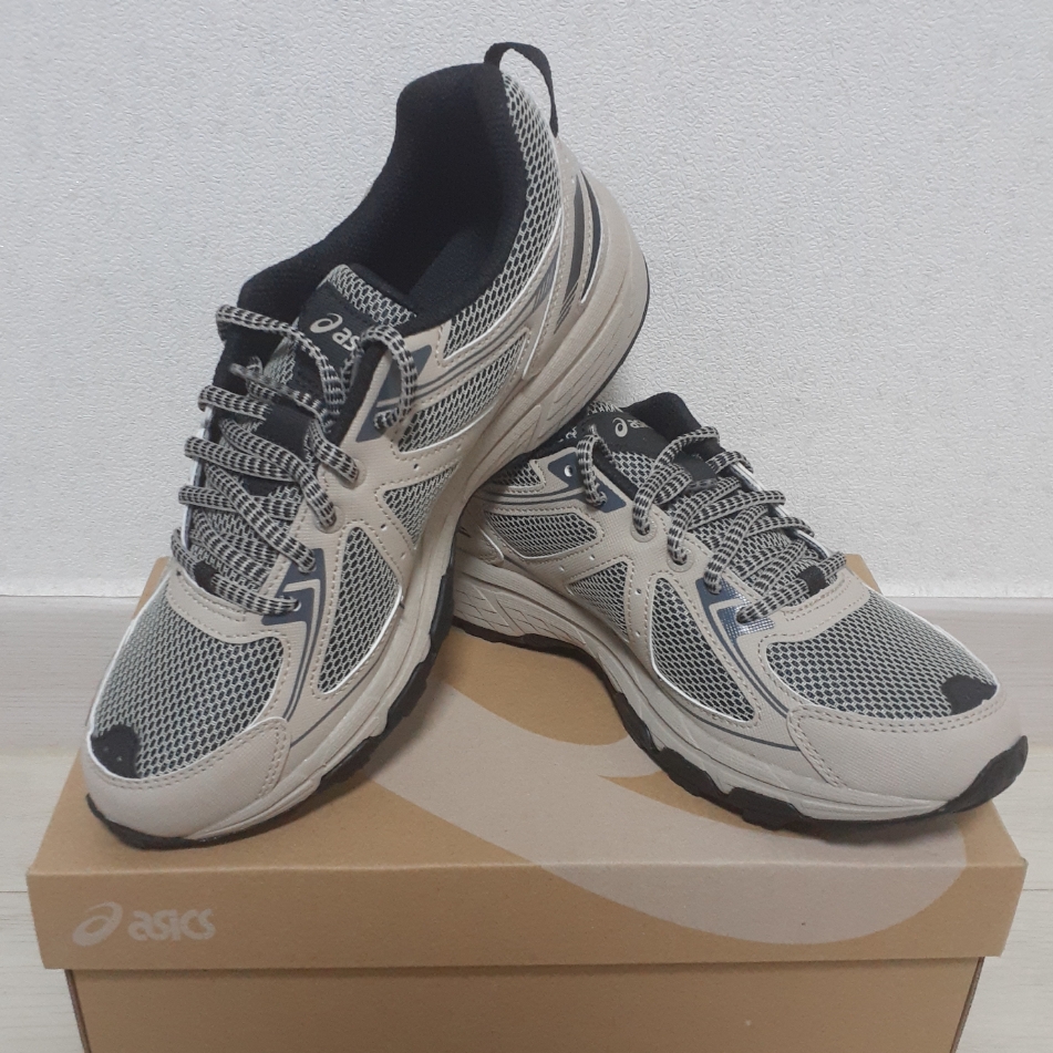 Asics Gel-Venture 6 Feather Grey Black 착용 스타일