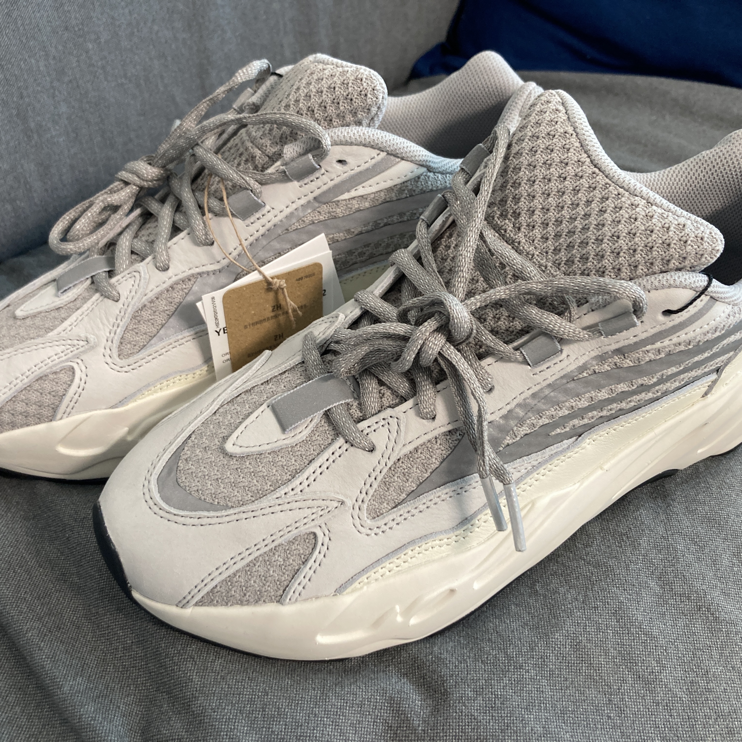 Adidas Yeezy Boost 700 V2 Static 2022 착용 스타일