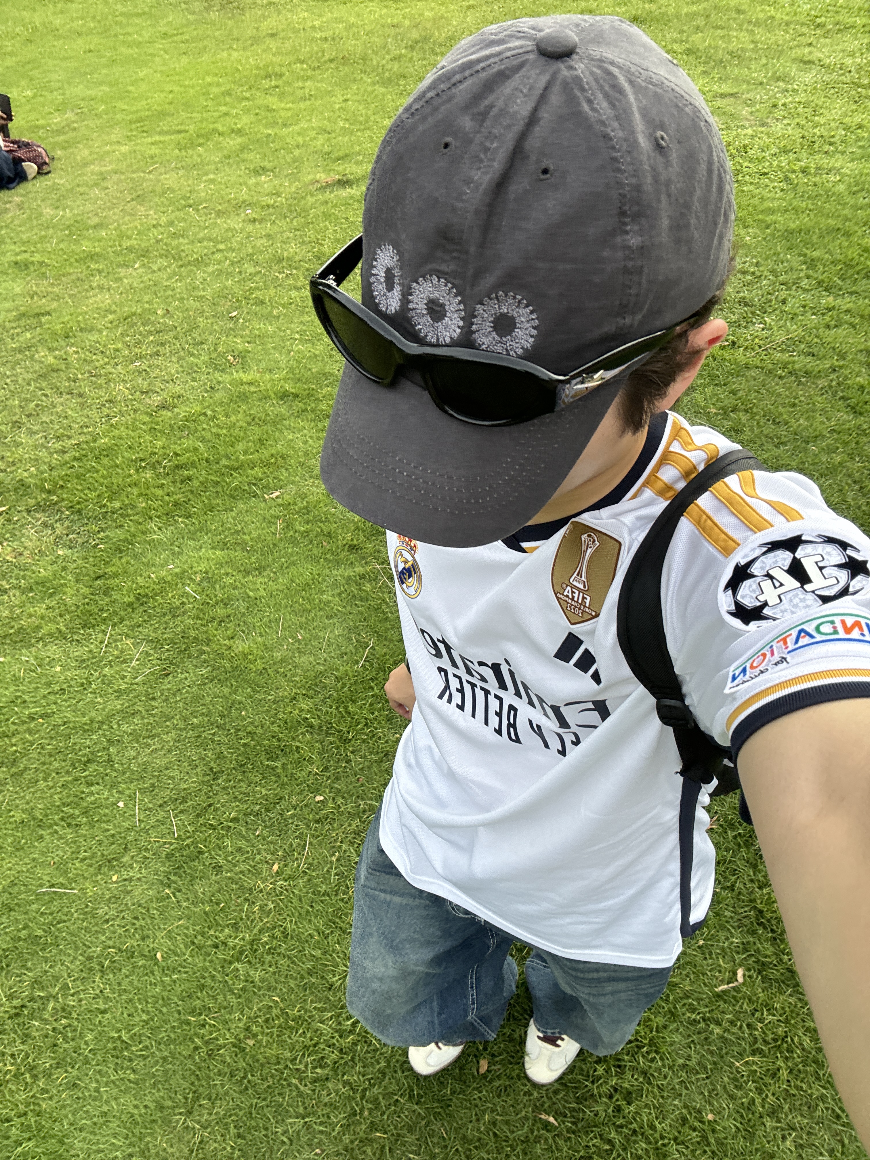 Gentle Monster R.E.A.T. 01 Black, Adidas Real Madrid 2023/24 Home Jersey White - KR Sizing (Non Marking Ver.) 착용 스타일 - 1