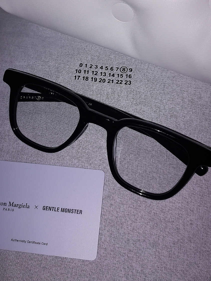 Gentle Monster x Maison Margiela MM010 Clear Black 착용 스타일