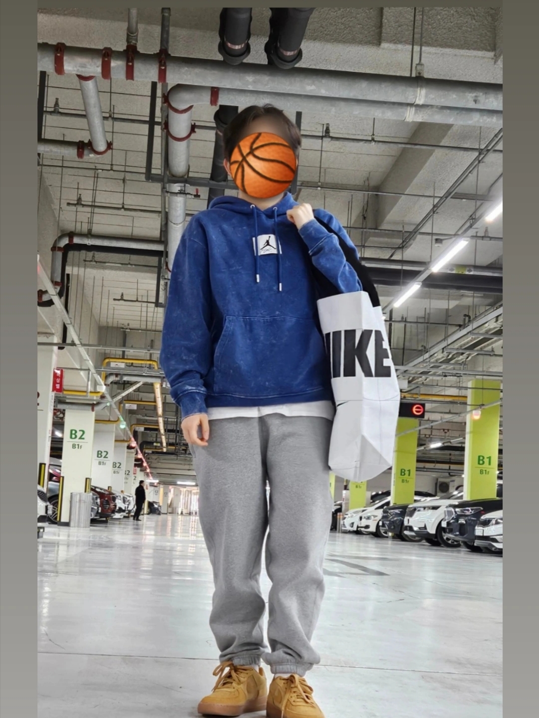 Nike NRG Solo Swoosh Fleece Pants Dark Grey Heather - Asia, (GS) Nike Air Force 1 LV8 3 Wheat 착용 스타일