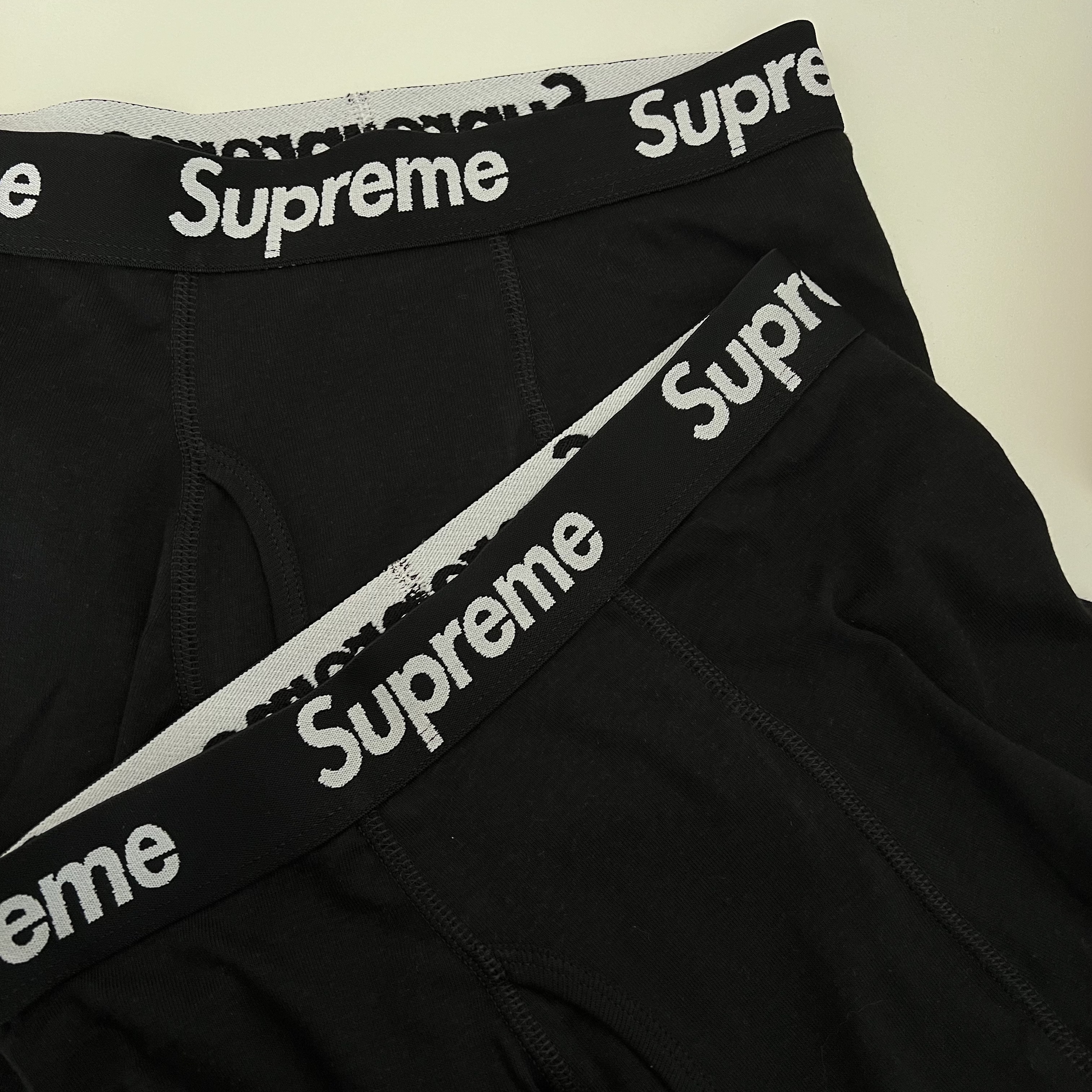 Supreme Hanes Boxer Briefs Black (4 Pack) ์ฐฉ์ฉ ์คํ์ผ