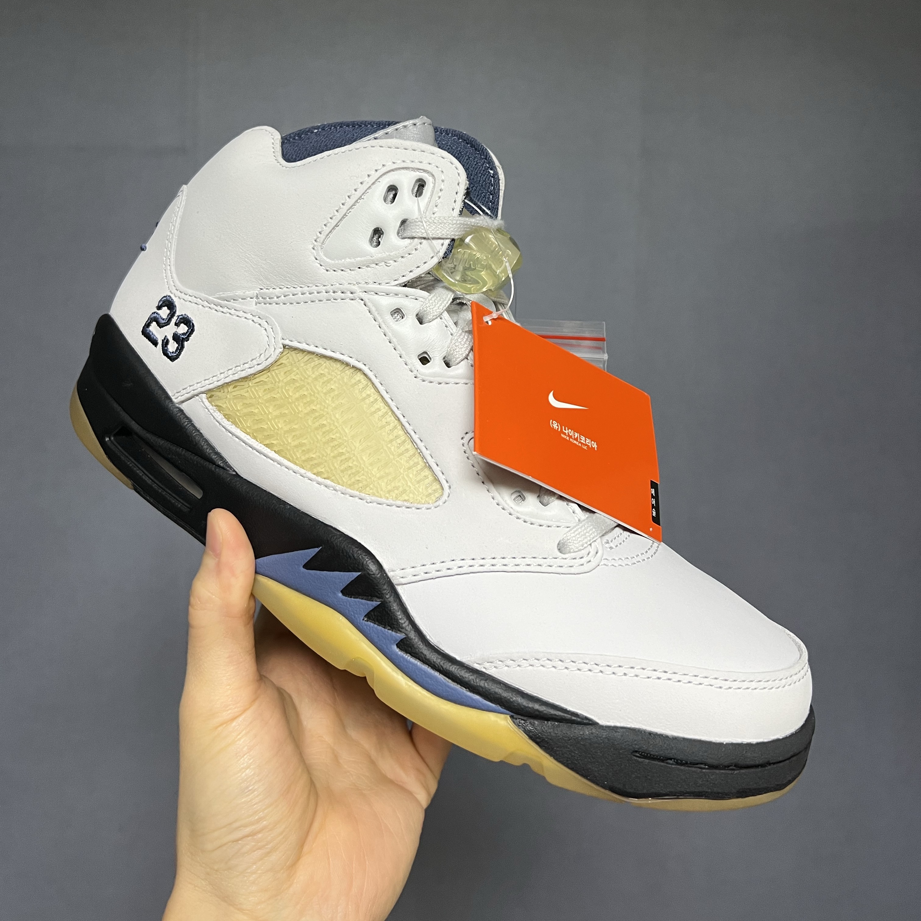 (W) Jordan 5 x A Ma Maniere Retro Dawn 착용 스타일 - 1