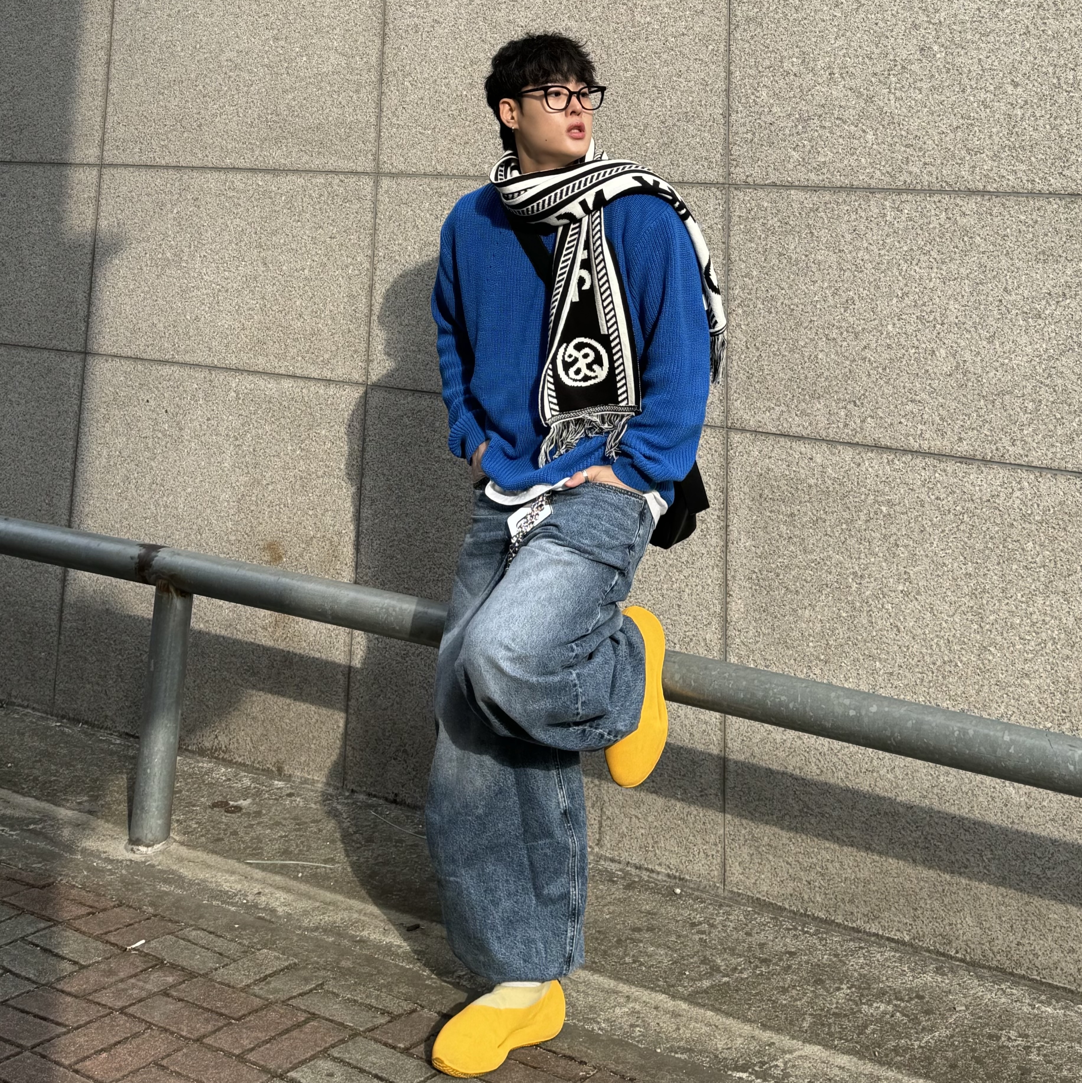 Adidas Yeezy Knit RNR Sulfur 착용 스타일 - 3