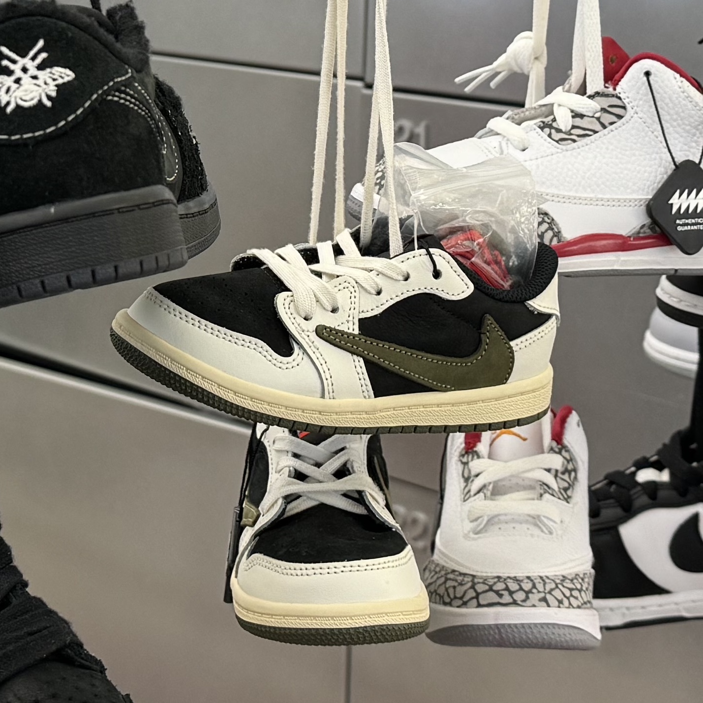 (PS) Jordan 1 x Travis Scott Retro Low OG SP Medium Olive 착용 스타일
