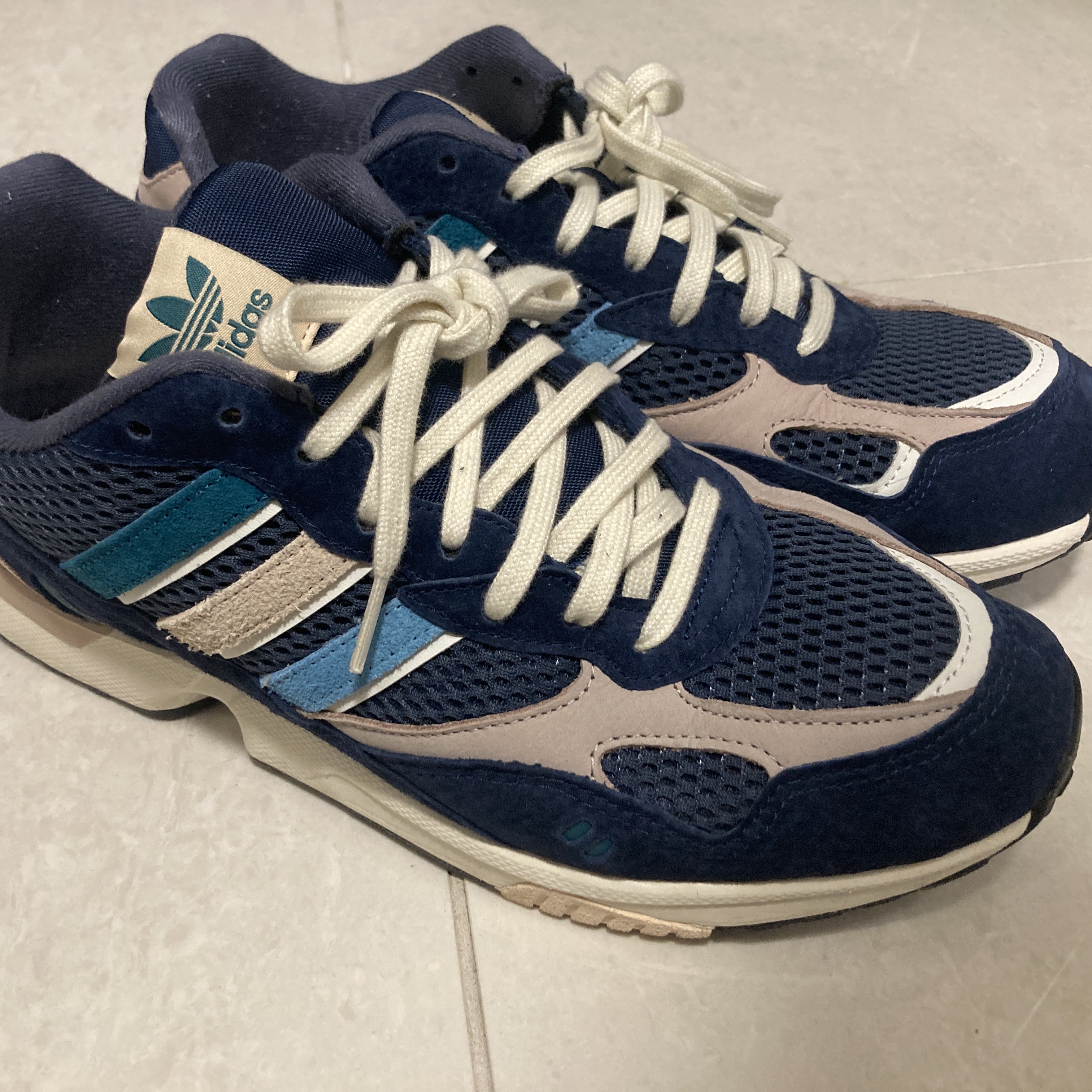 Adidas x END. Torsion Super Equals Legend Earth Bold Green 착용 스타일