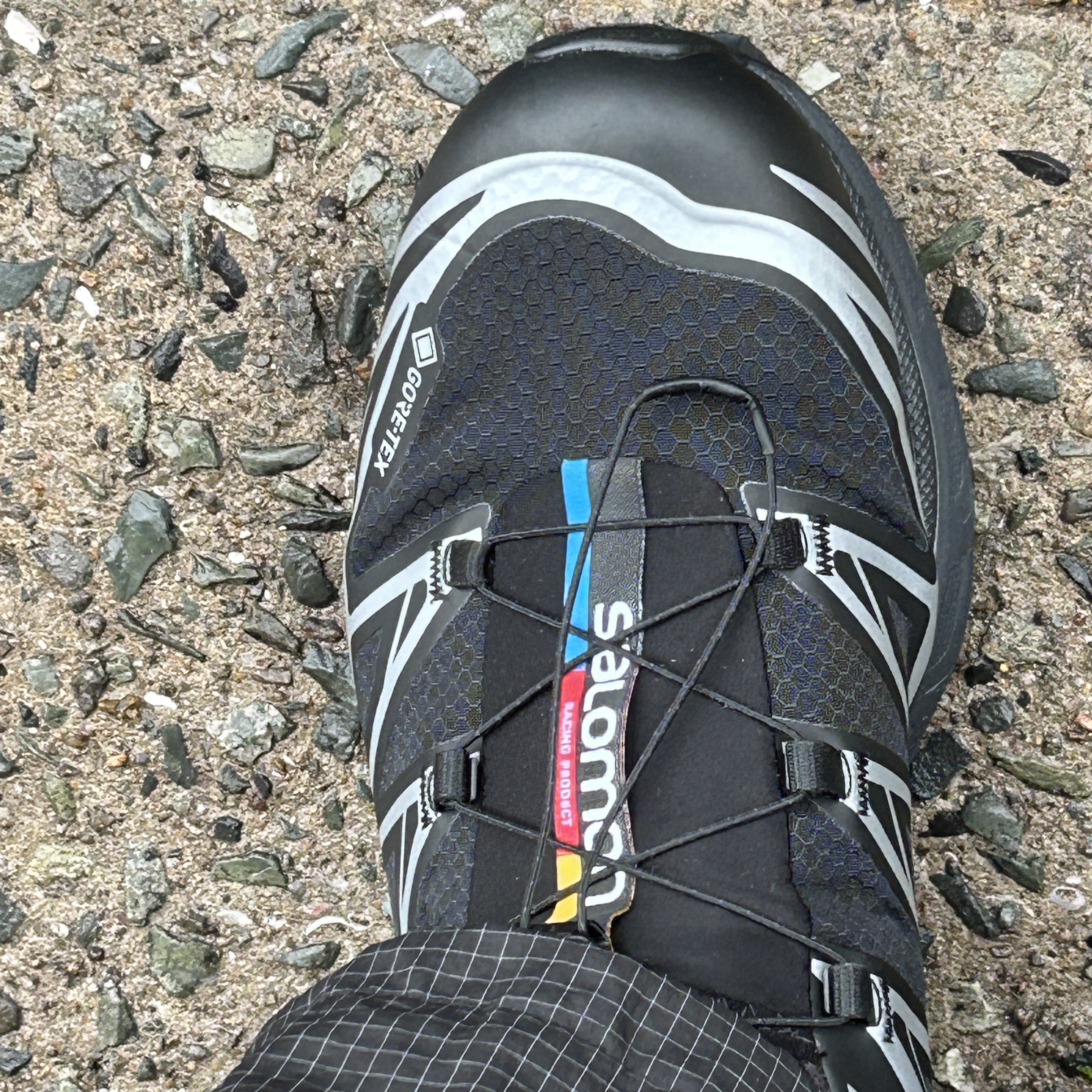 Salomon XT-6 GTX Black Silver 착용 스타일