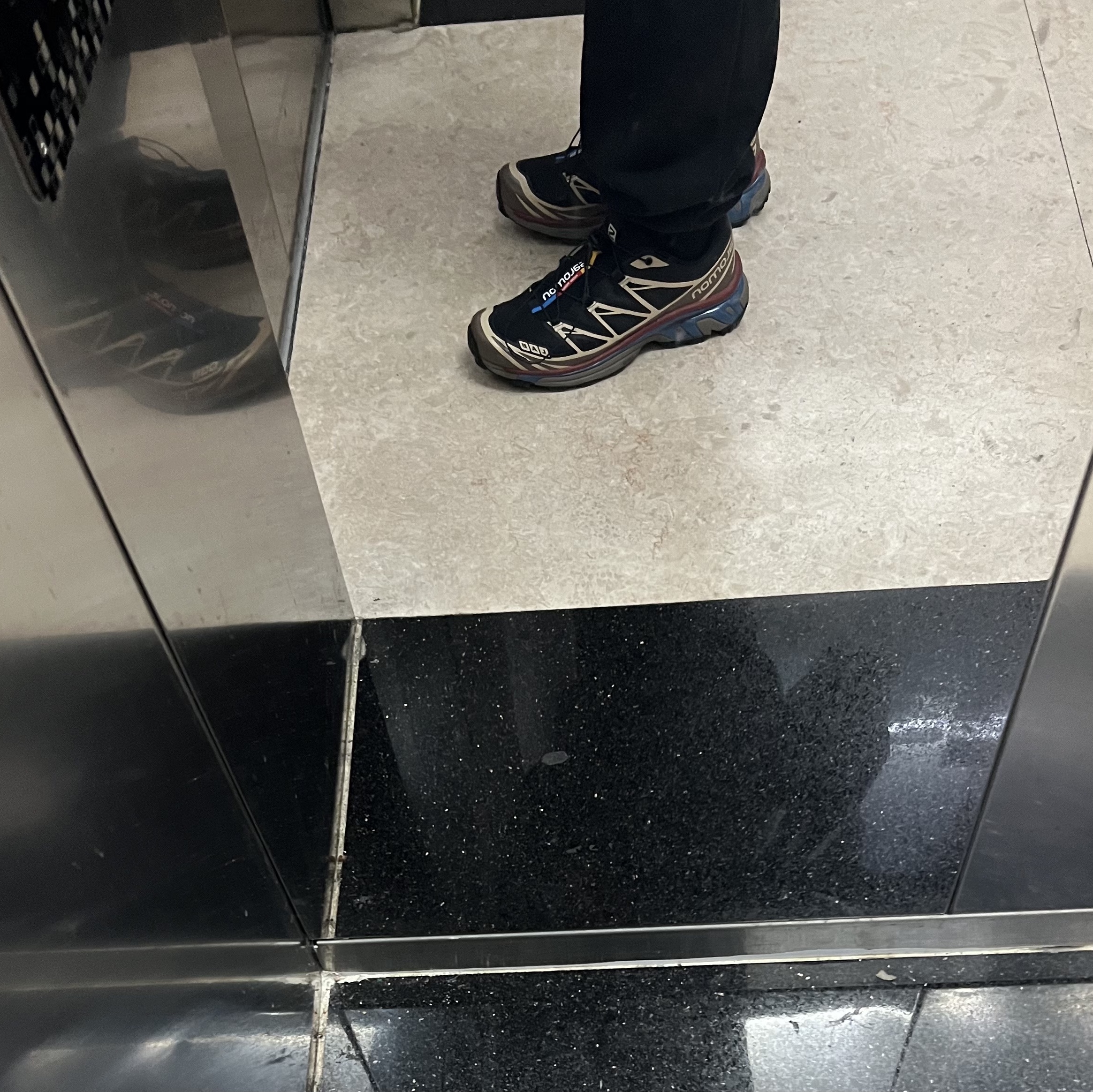 Salomon XT-6 Black Falcon 착용 스타일
