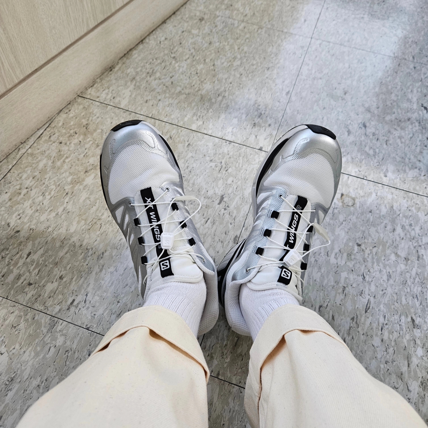 Salomon XT-Wings 2 White Silver Metallic, Rolex Submariner 41mm 124060 Black Oyster 착용 스타일 - 5