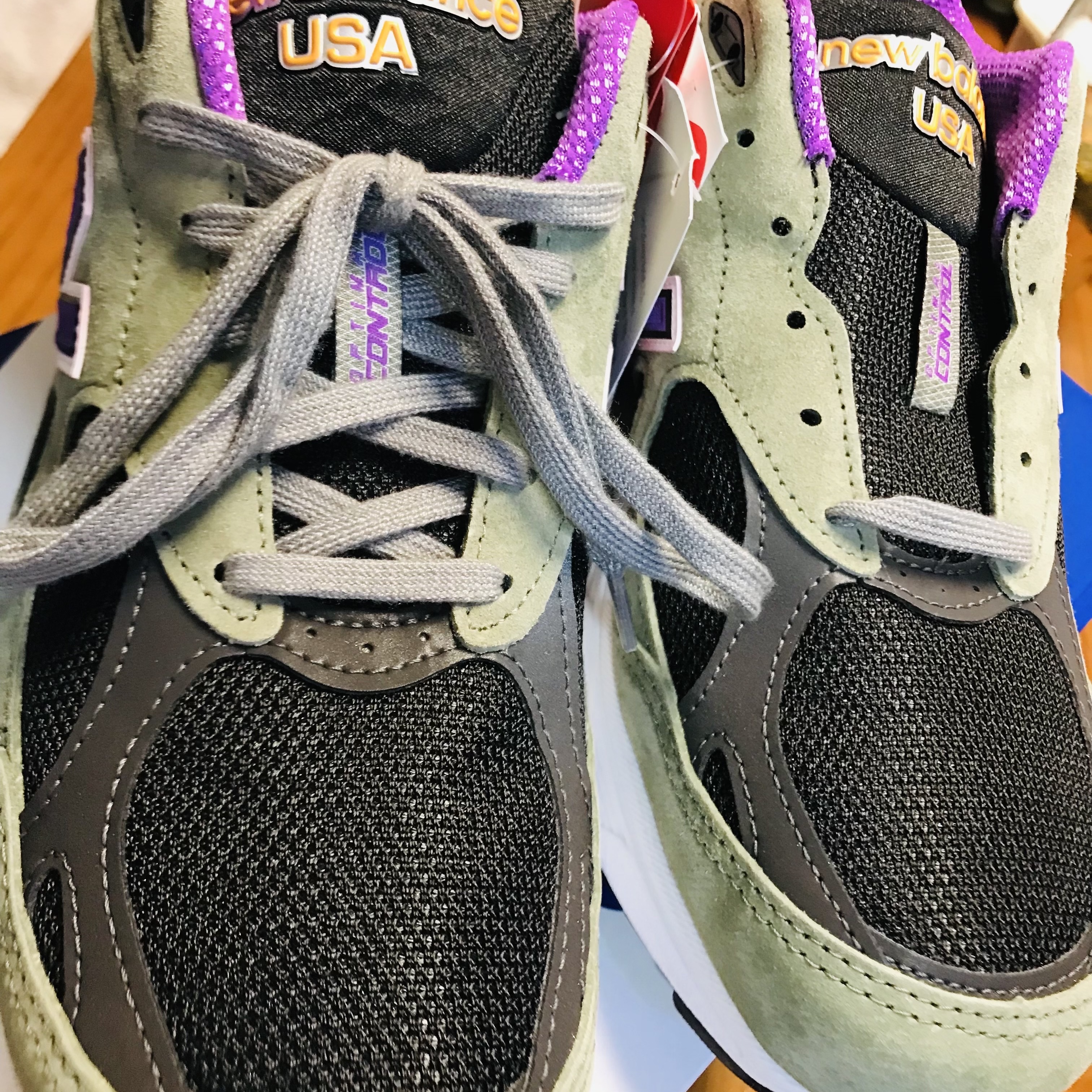 New Balance 990v3 Made in USA Olive Leaf Black 착용 스타일