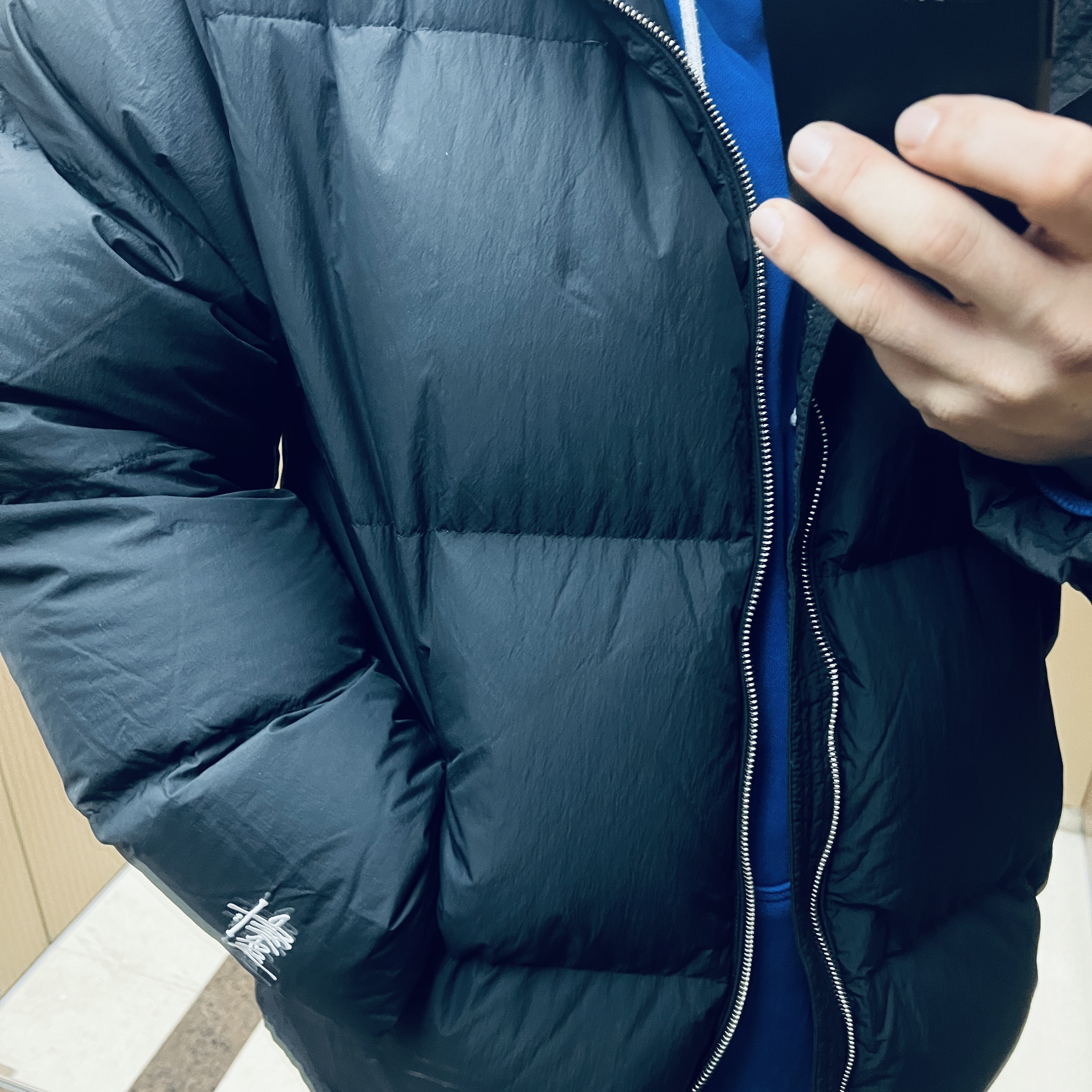 Stussy Down Puffer Nylon Black 착용 스타일