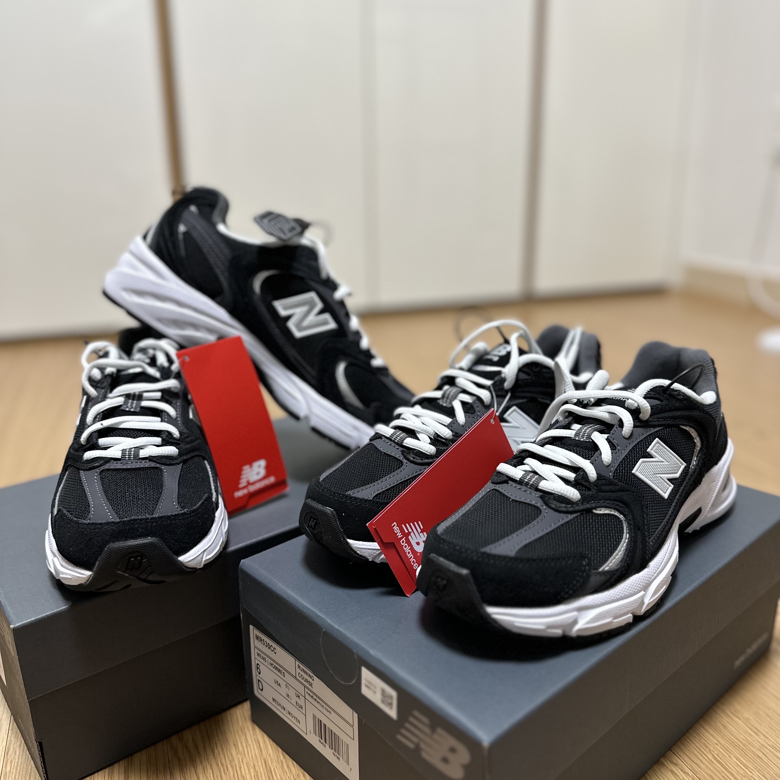 New Balance 530 Classic Black 착용 스타일