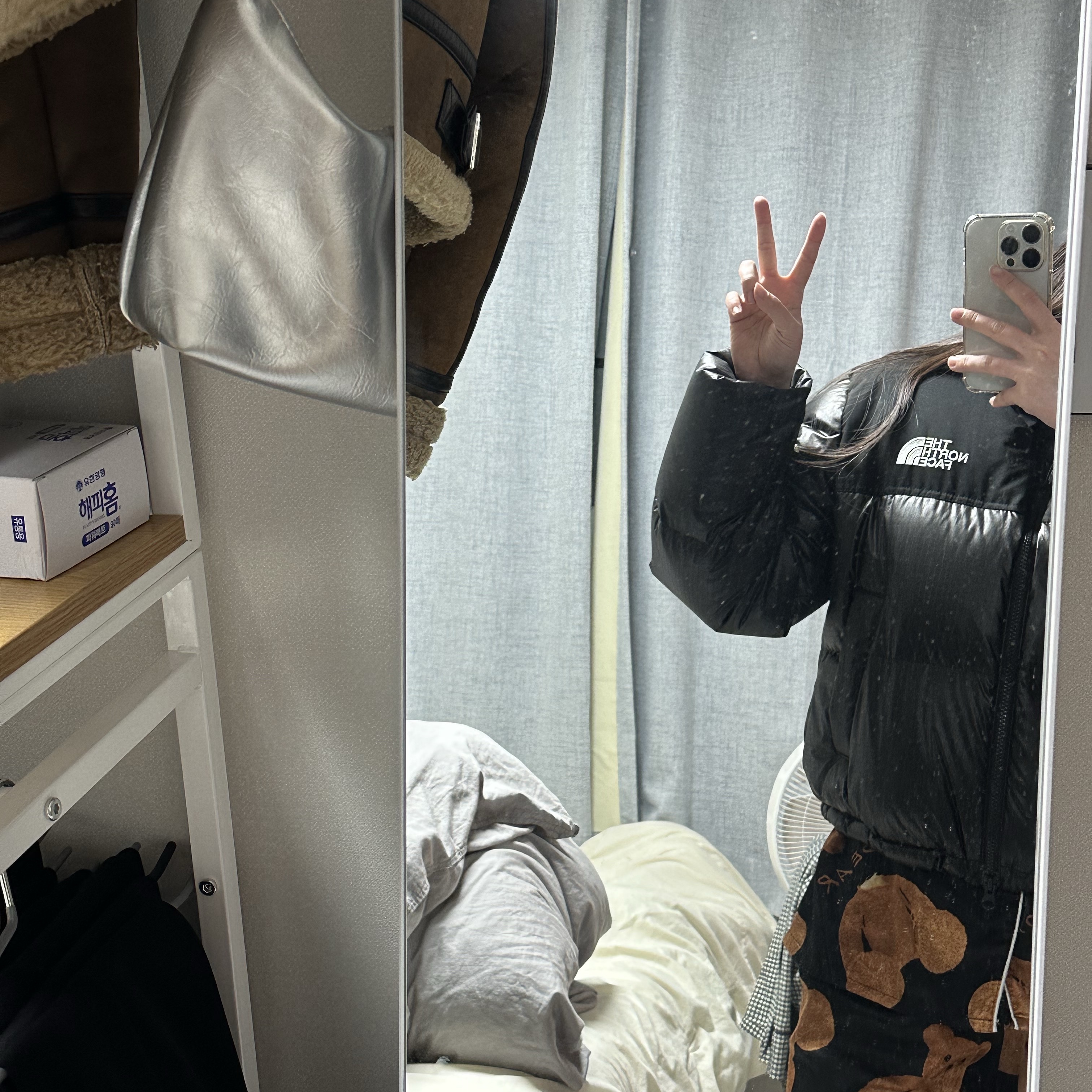 (W) The North Face White Label Novelty Nuptse Down Jacket Black 착용 스타일