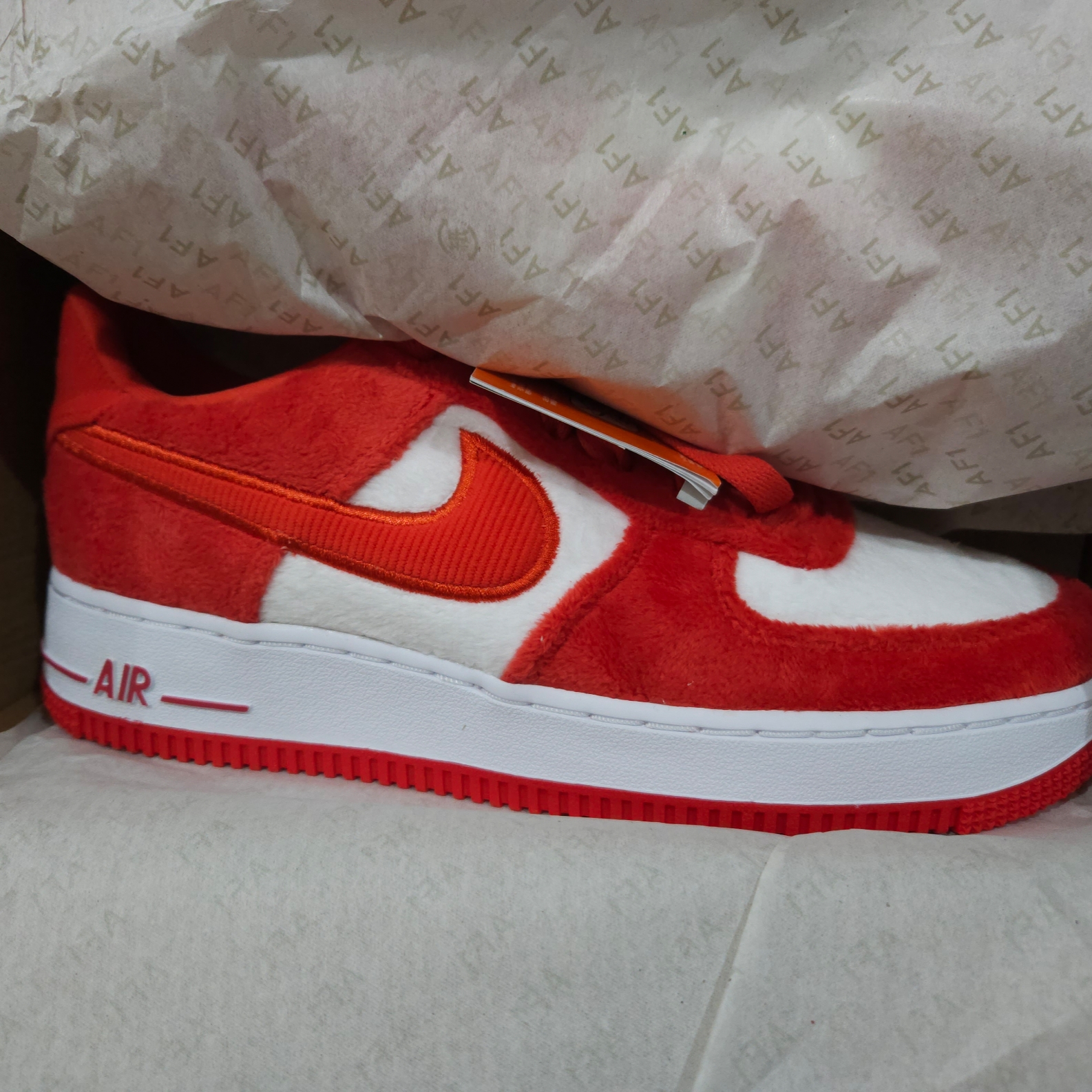 (GS) Nike Air Force 1 Low Valentine Day Team Red 착용 스타일
