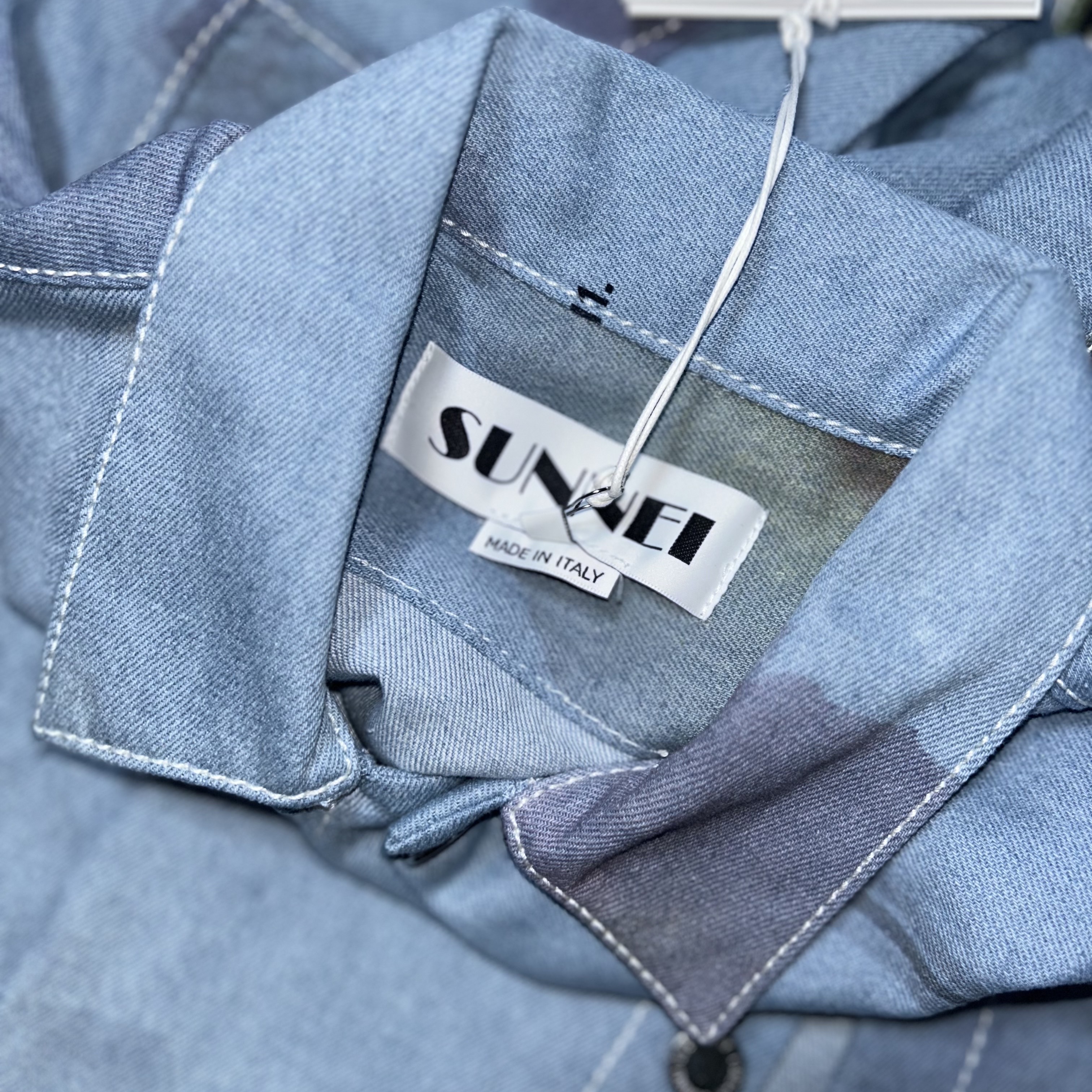 Sunnei Floral Printed Denim Shirt Light Wash 착용 스타일 - 7