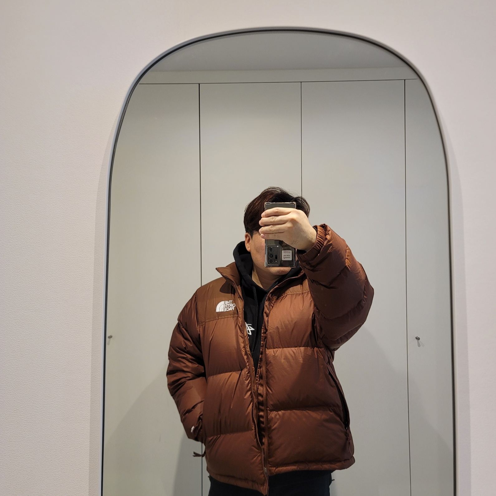 The North Face 1996 Retro Nuptse Jacket Dark Oak, Zara x Ader Error Patchwork Jeans Blue 착용 스타일 - 1