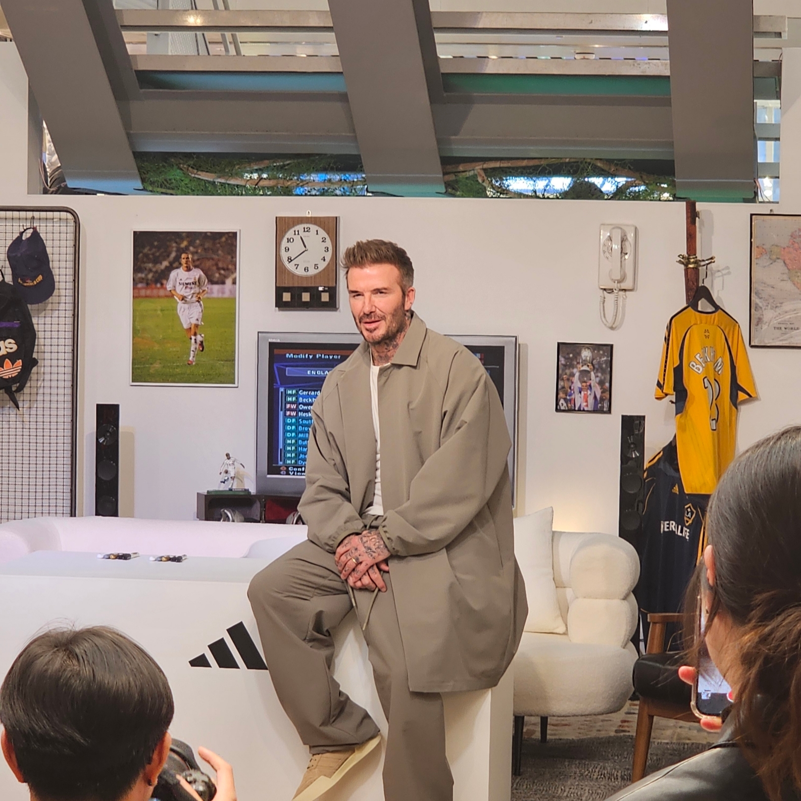 Adidas Manchester United 2022/23 Home Jersey Real Red - KR Sizing (Non Marking Ver.), Adidas x Fear of God Athletics Car Coat Clay - US Sizing 착용 스타일 - 2