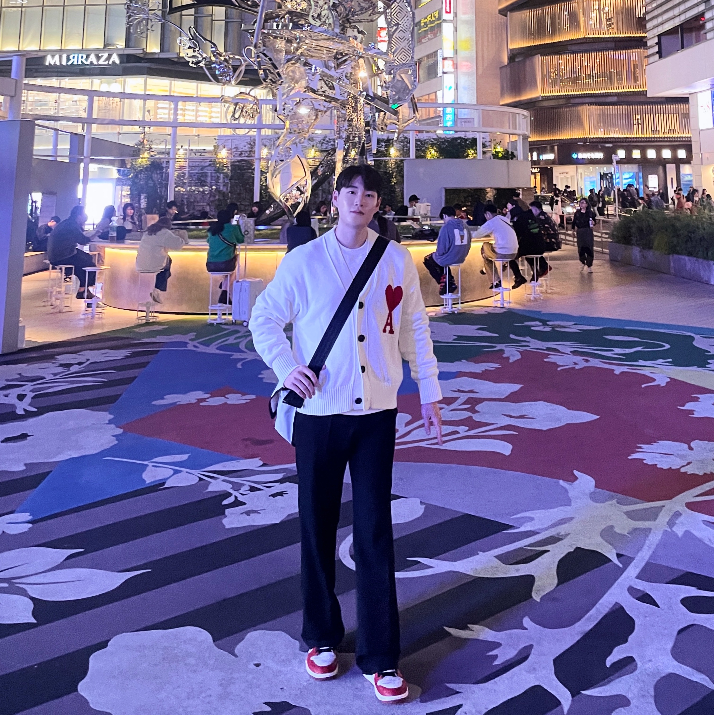 Jordan 1 Retro High OG Chicago 2022, AMI de Coeur Oversize Cardigan White Blanc - 22SS 착용 스타일