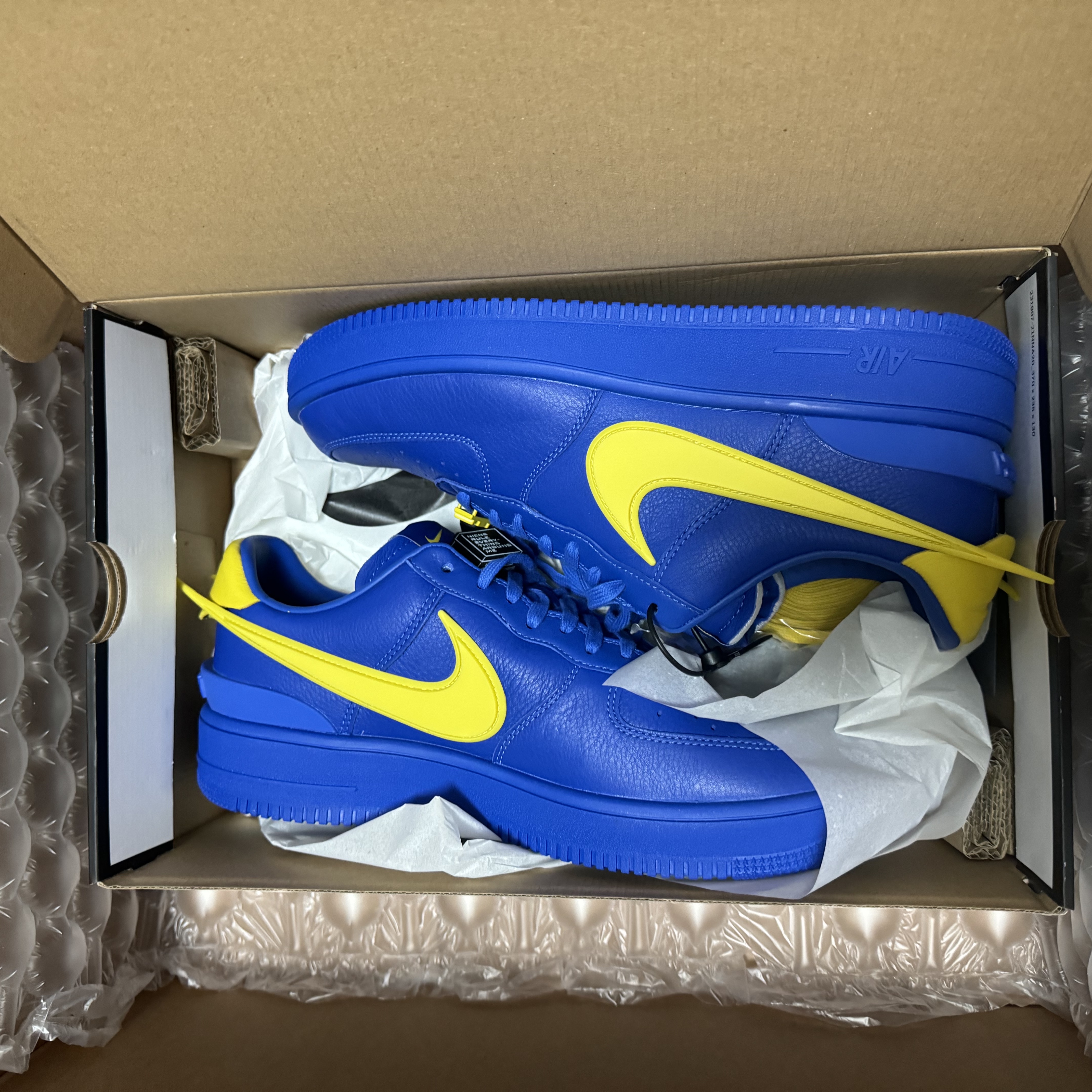 Nike x Ambush Air Force 1 Low SP Game Royal and Vivid Sulfur 착용 스타일