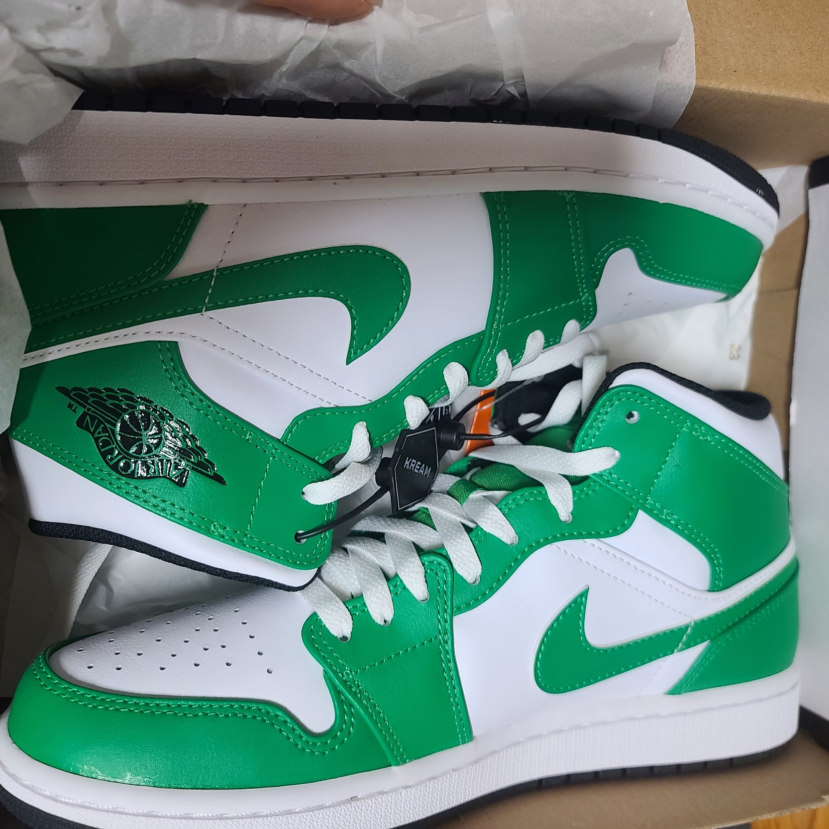 Jordan 1 Mid Lucky Green 착용 스타일