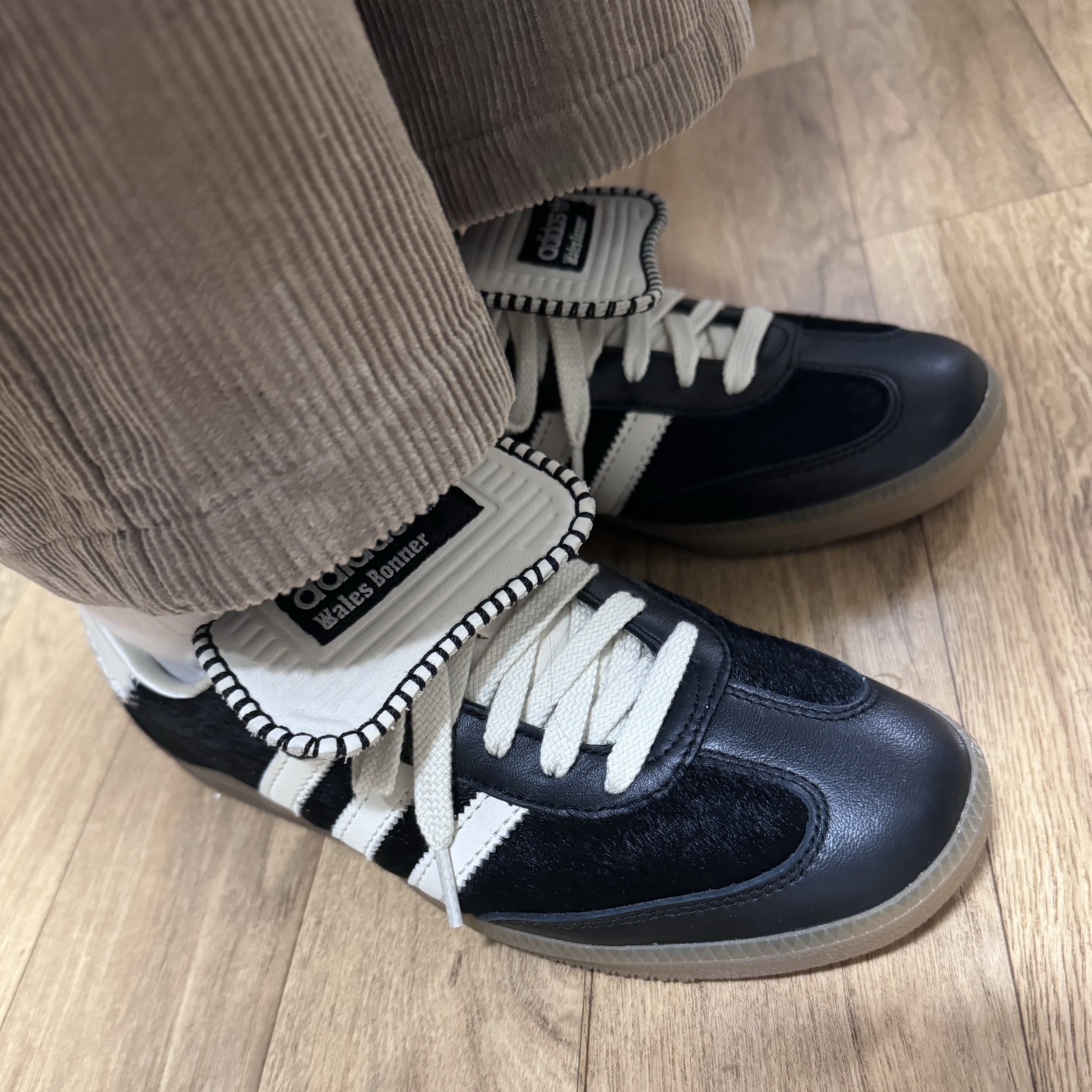 Adidas x Wales Bonner Pony Tonal Samba Core Black Cream White 착용 스타일 - 1