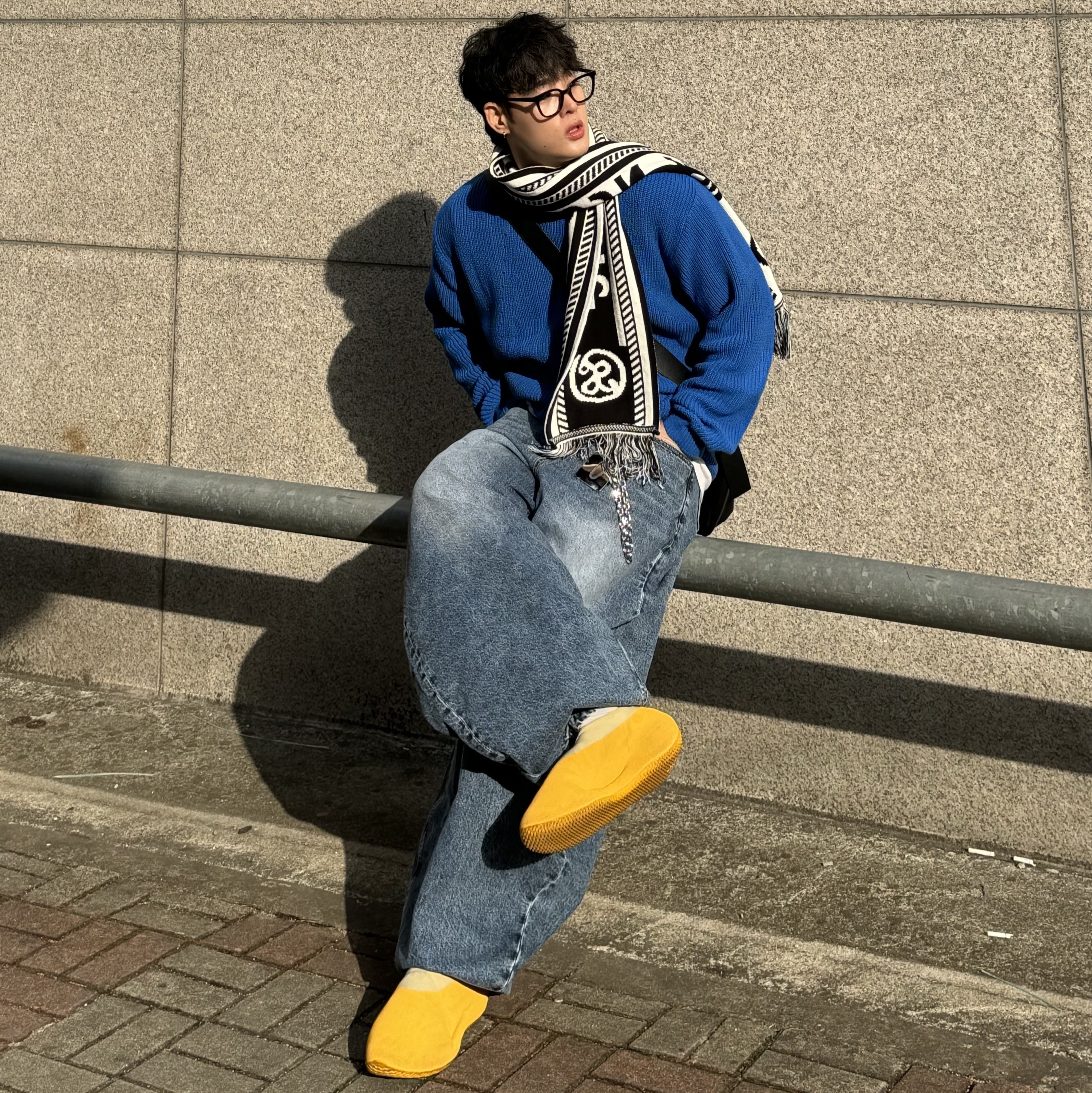 Adidas Yeezy Knit RNR Sulfur 착용 스타일 - 1