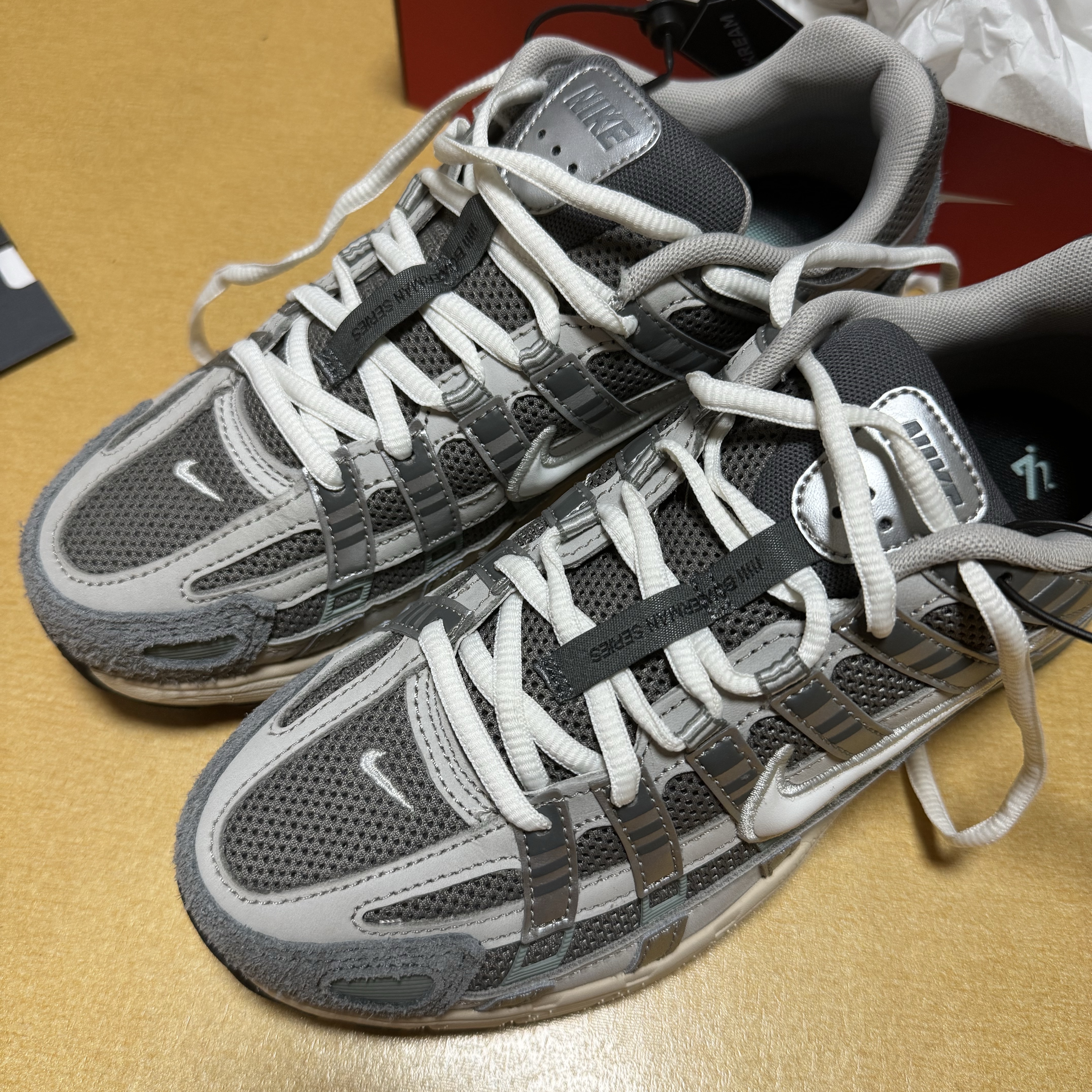 Nike P-6000 Flat Pewter Light Iron Ore 착용 스타일 - 1