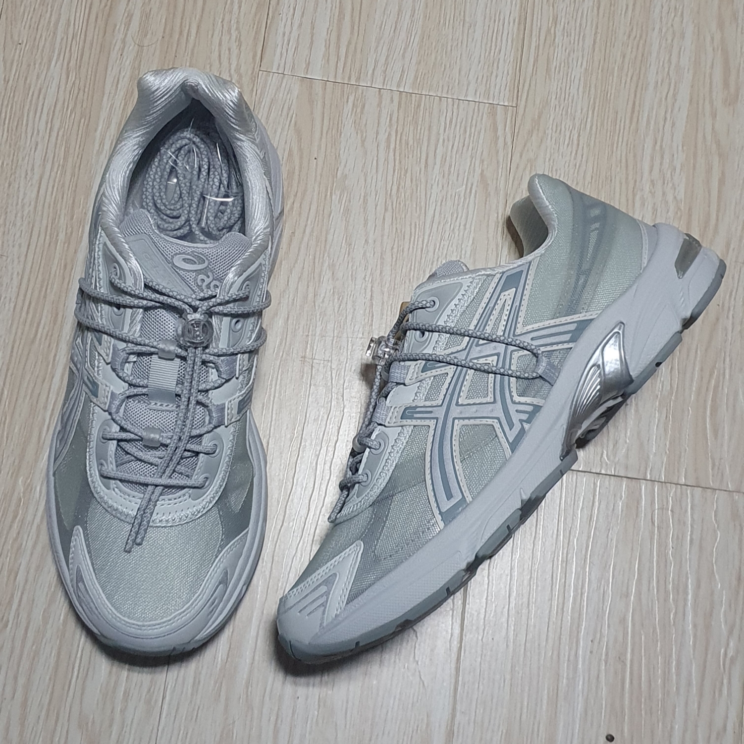 Asics x Atmos x Ojos Gel-1130 RE Glacier Grey Pure Silver 착용 스타일
