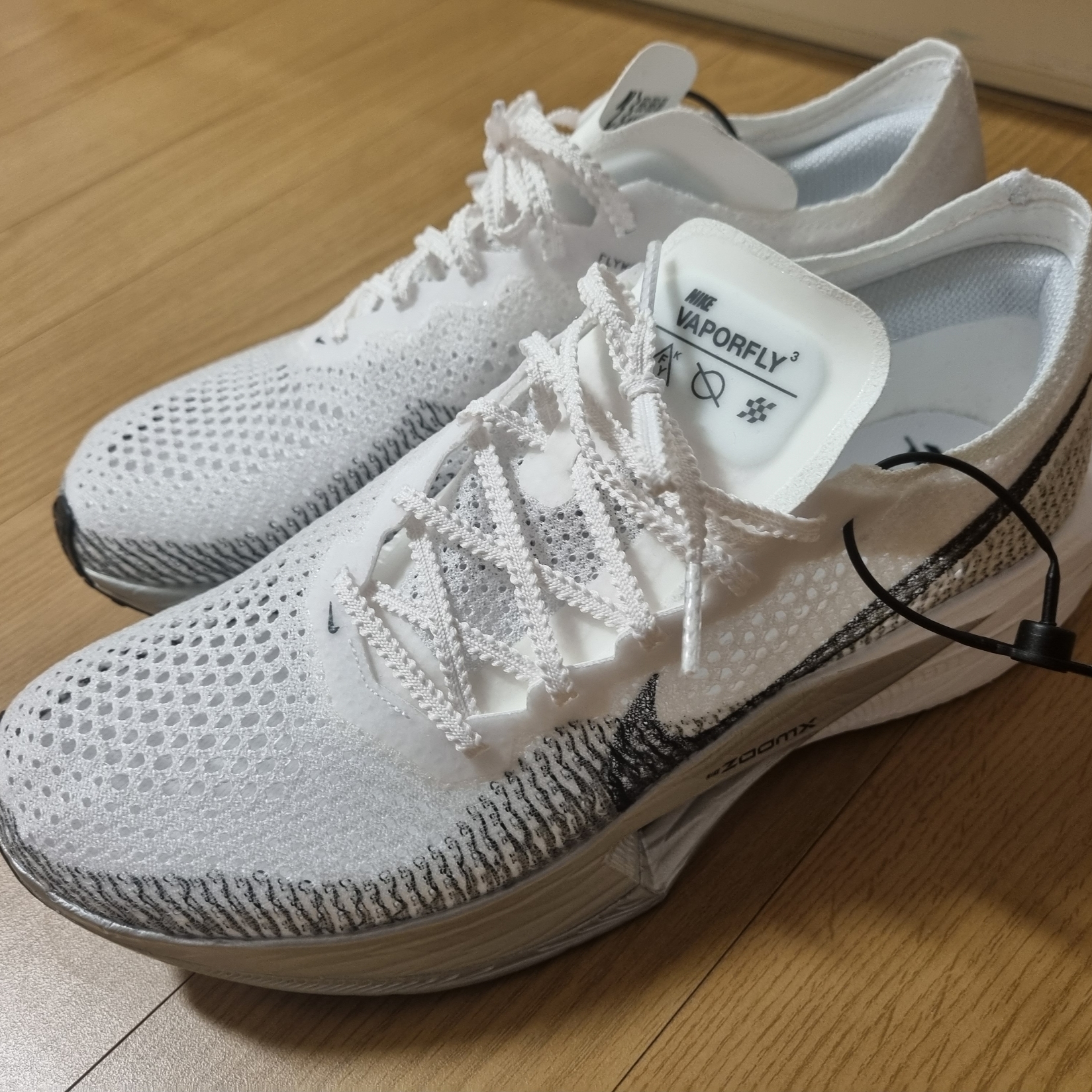 Nike ZoomX Vaporfly Next% 3 White Grey 착용 스타일