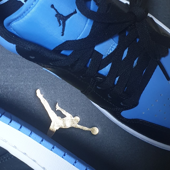 Jordan 1 Low Black University Blue 착용 스타일