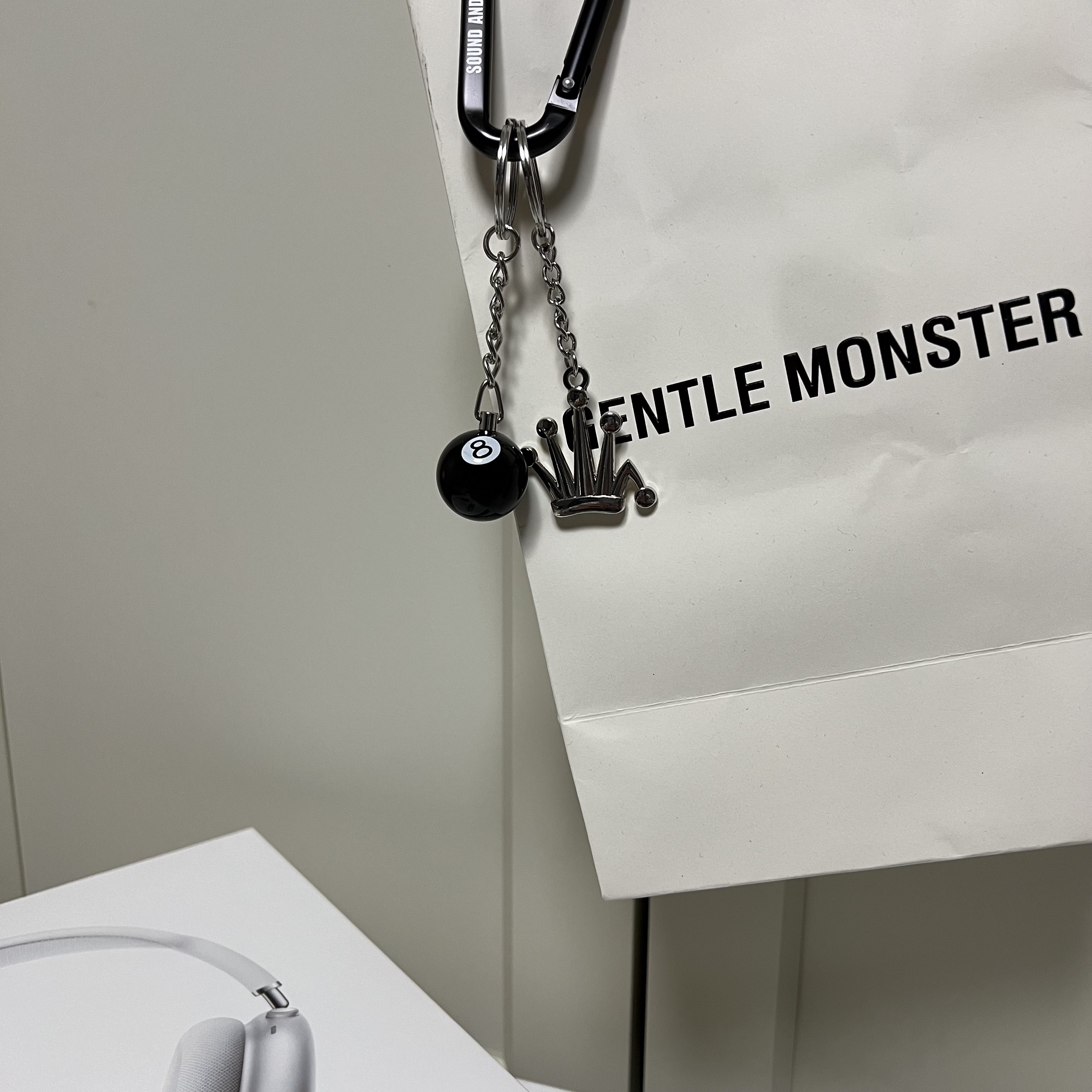 Stussy 8 Ball Keychain Black, Stussy Metal Bent Crown Keychain Silver ์ฐฉ์ฉ ์คํ์ผ