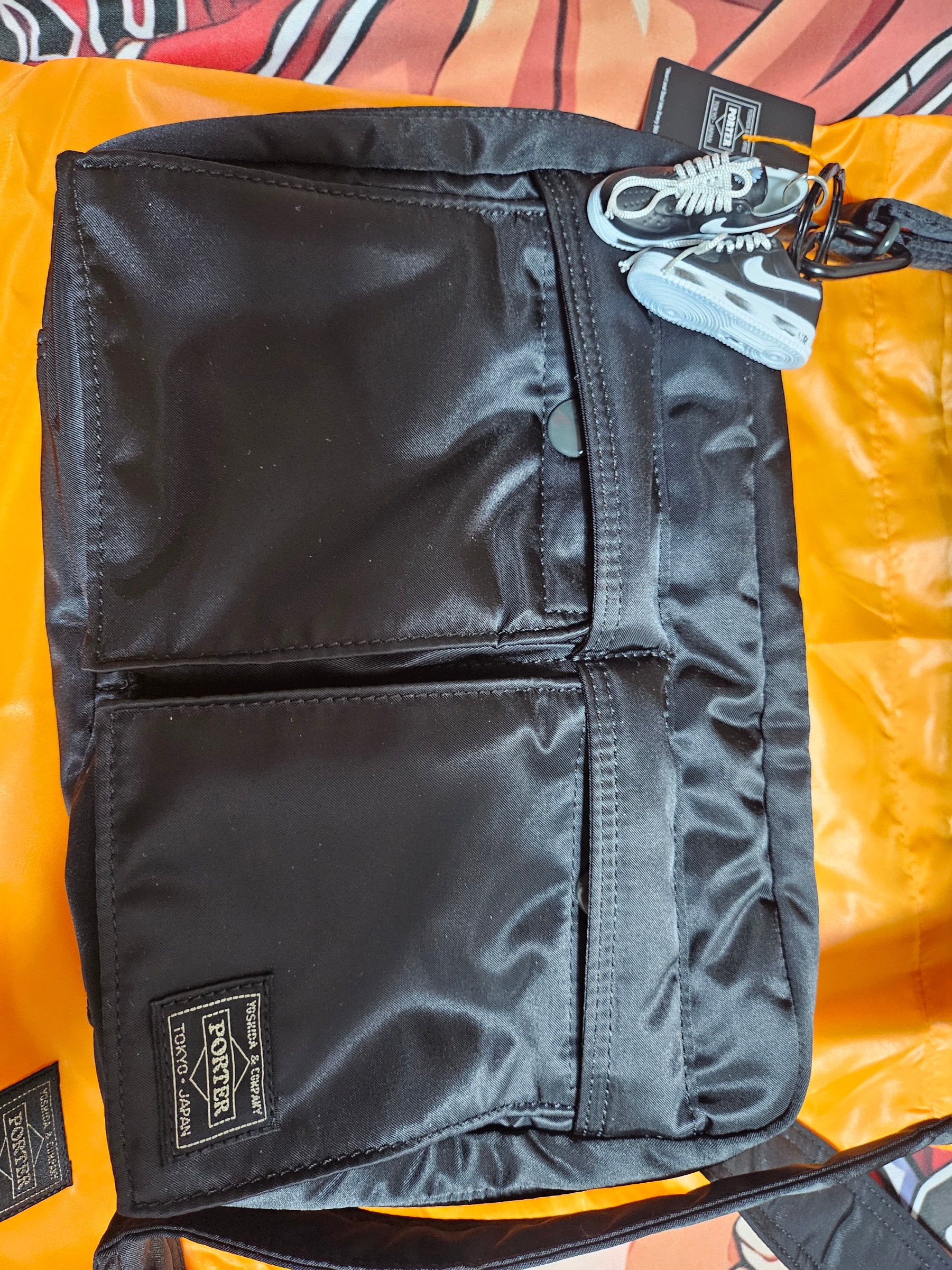 Porter Tanker Shoulder Bag S Black 착용 스타일
