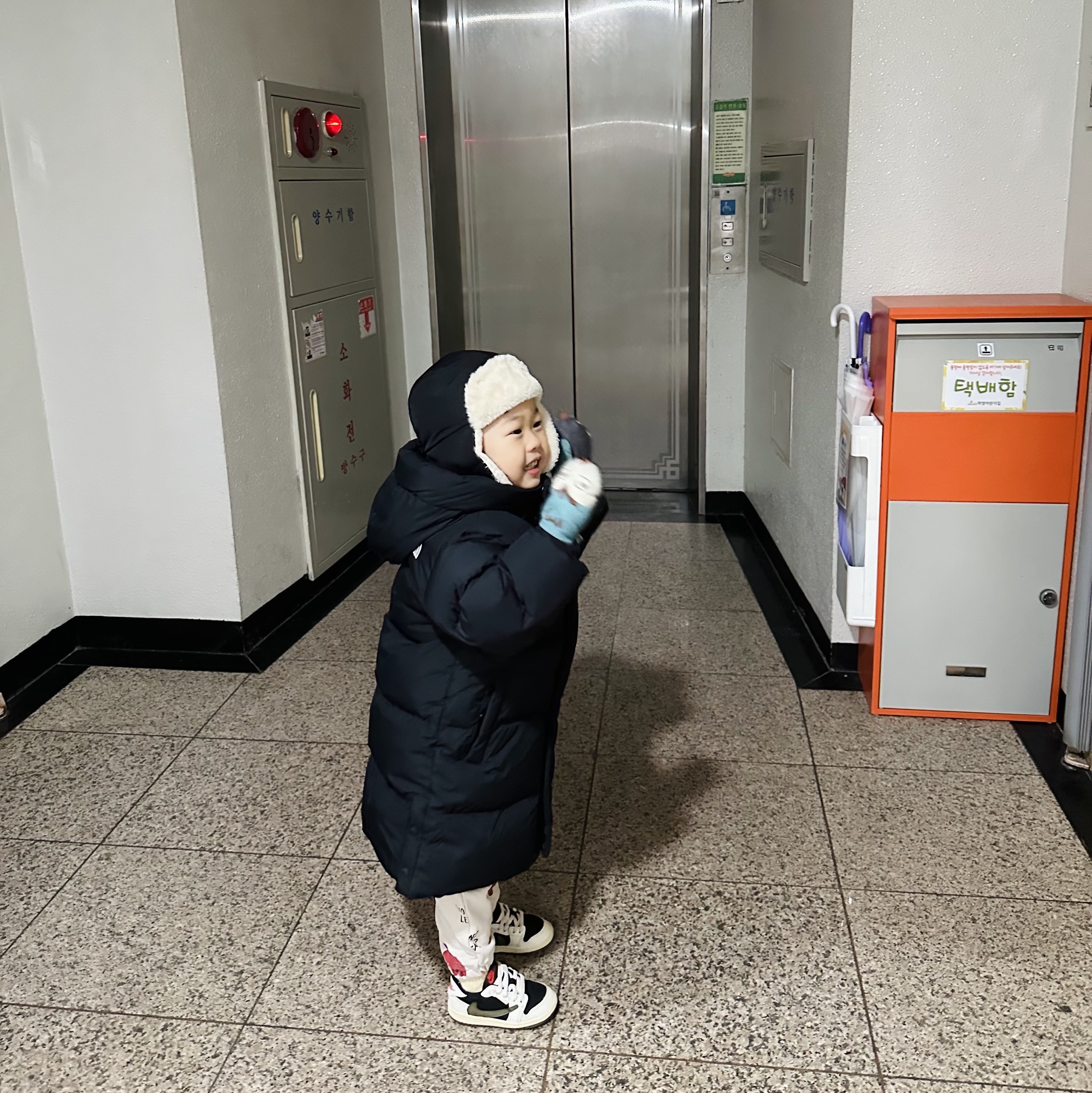 (TD) Jordan 1 x Travis Scott Retro Low OG SP Medium Olive, (PS) Jordan 1 x Travis Scott Retro Low OG SP Medium Olive 착용 스타일 - 4