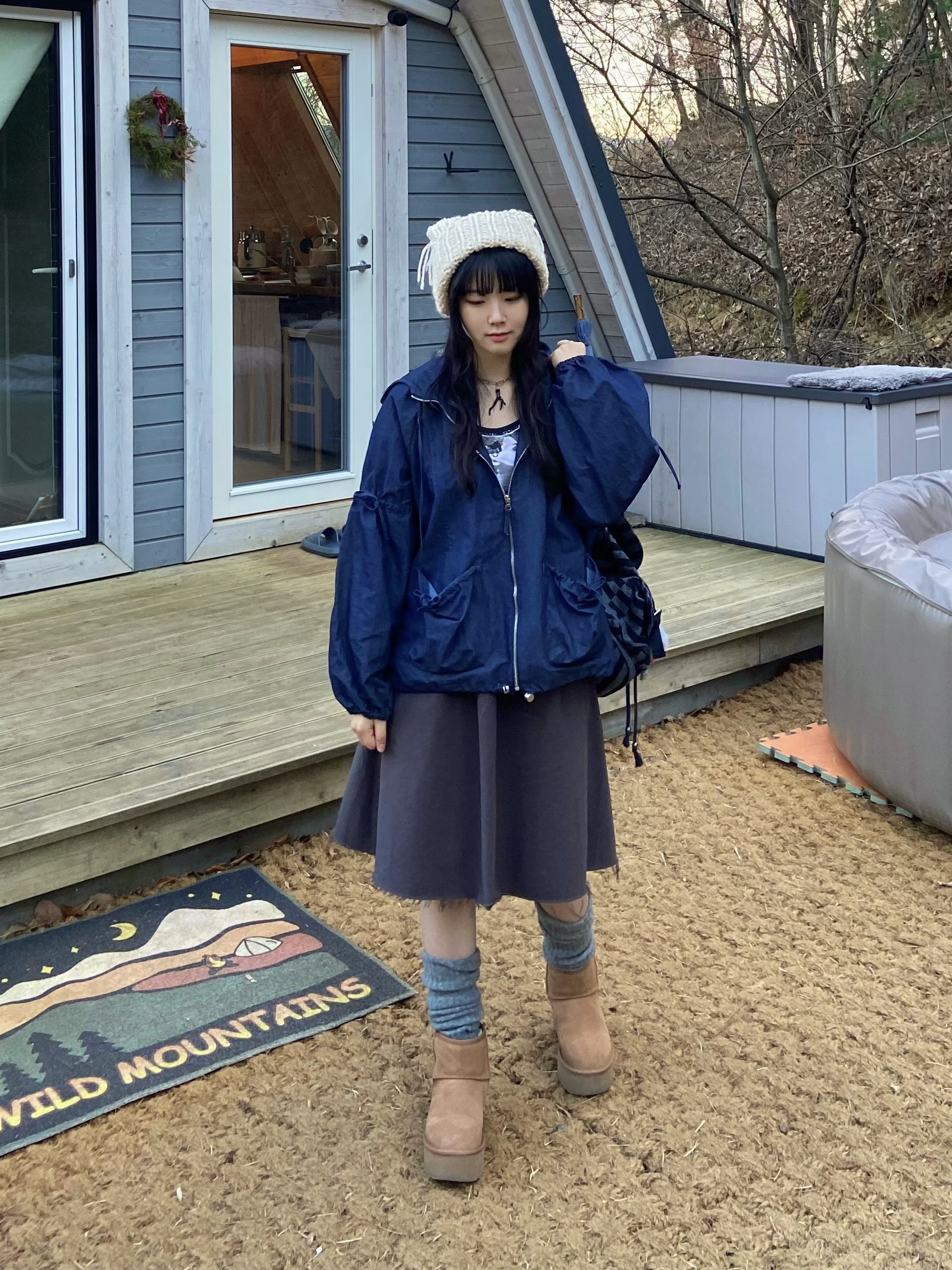 (W) UGG Classic Mini Platform Boots Chestnut, Cosymosy Mini Bird Keyring Blue Grey - Renewal Ver. 착용 스타일 - 2
