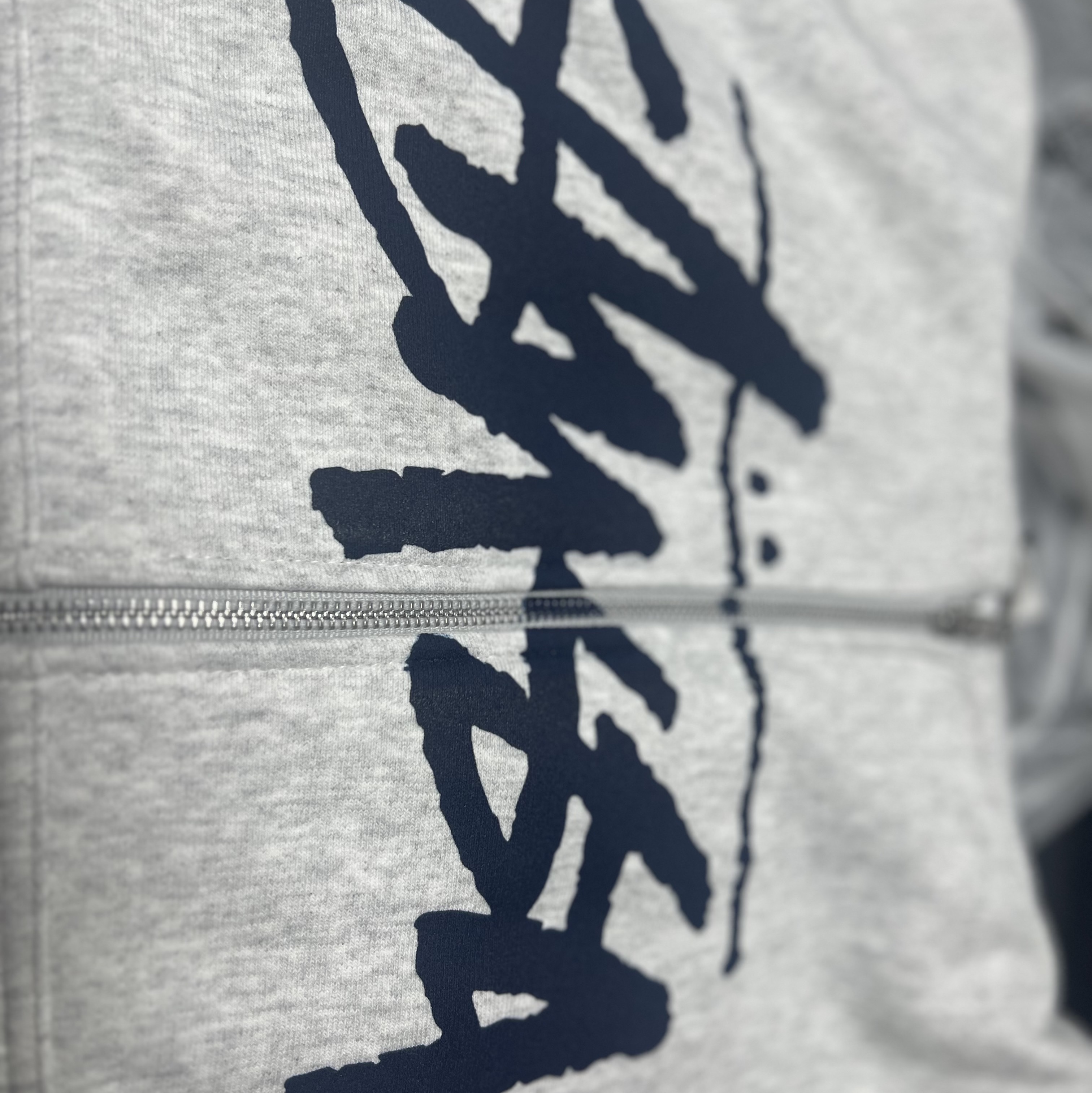 Stussy Stock Zip Hoodie Ash Heather 착용 스타일