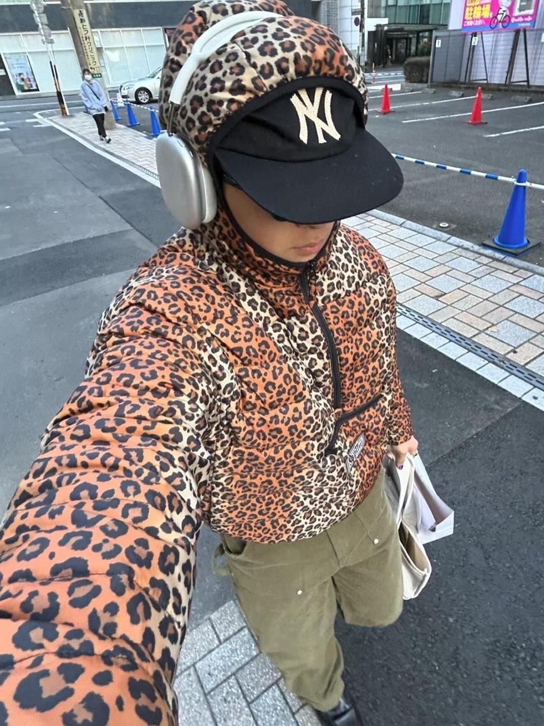 Stussy Authentic New Era Cap Khaki, thisisneverthat x New Era x MLB New York Yankees 9FIFTY Retro Crown Cap Black 착용 스타일 - 4