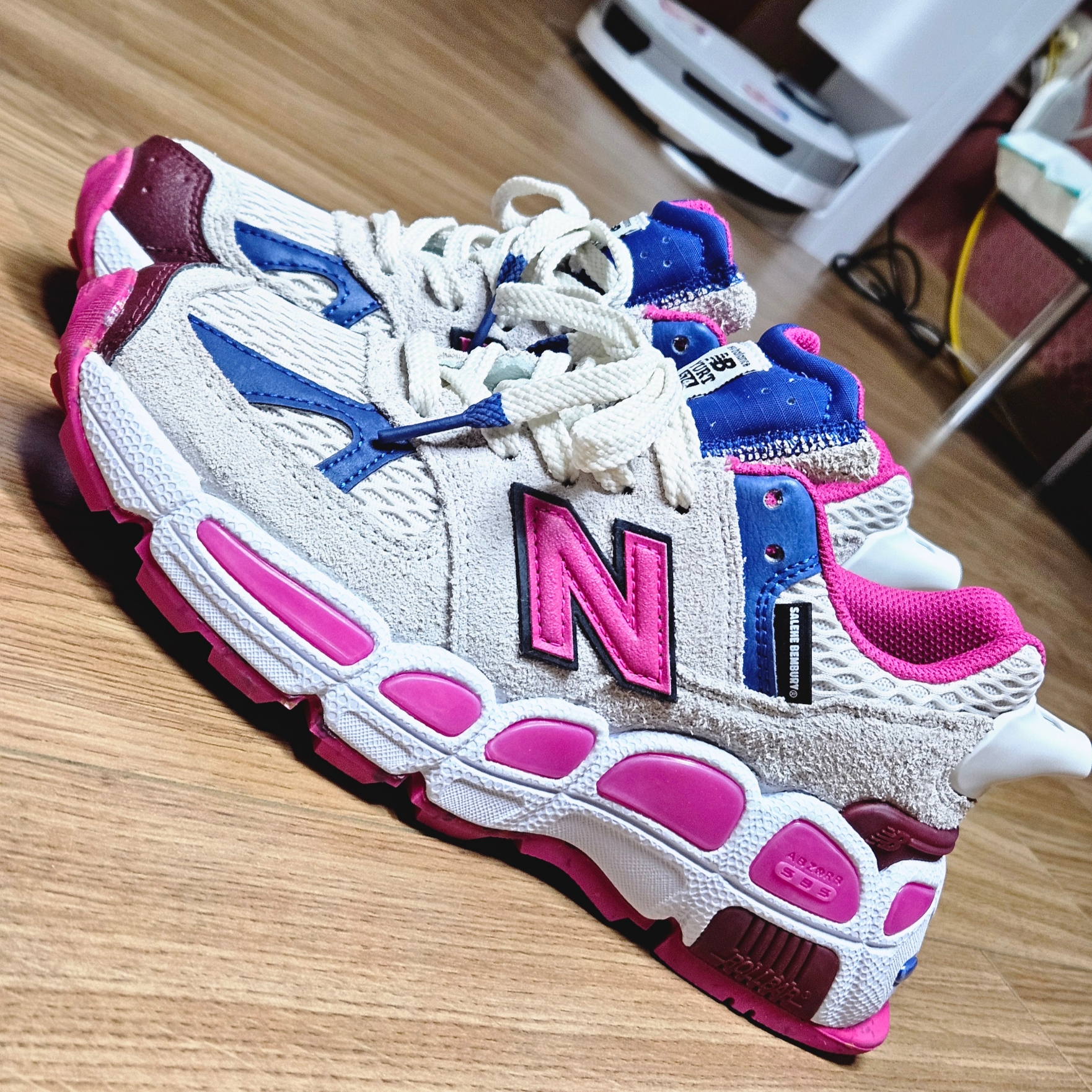 New Balance x Salehe Bembury 574 Yurt Pink Blue 착용 스타일