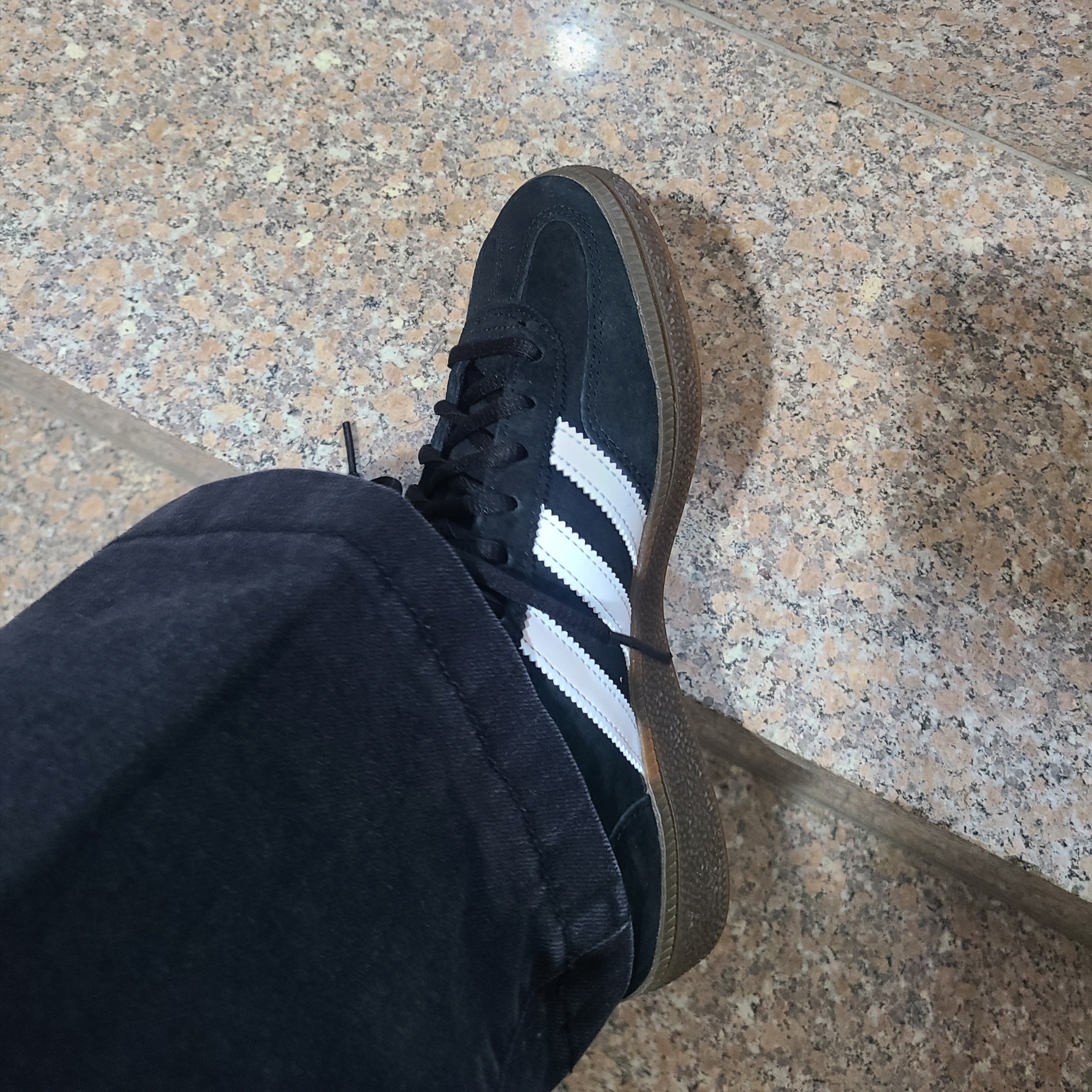 Adidas Spezial Handball Core Black 착용 스타일