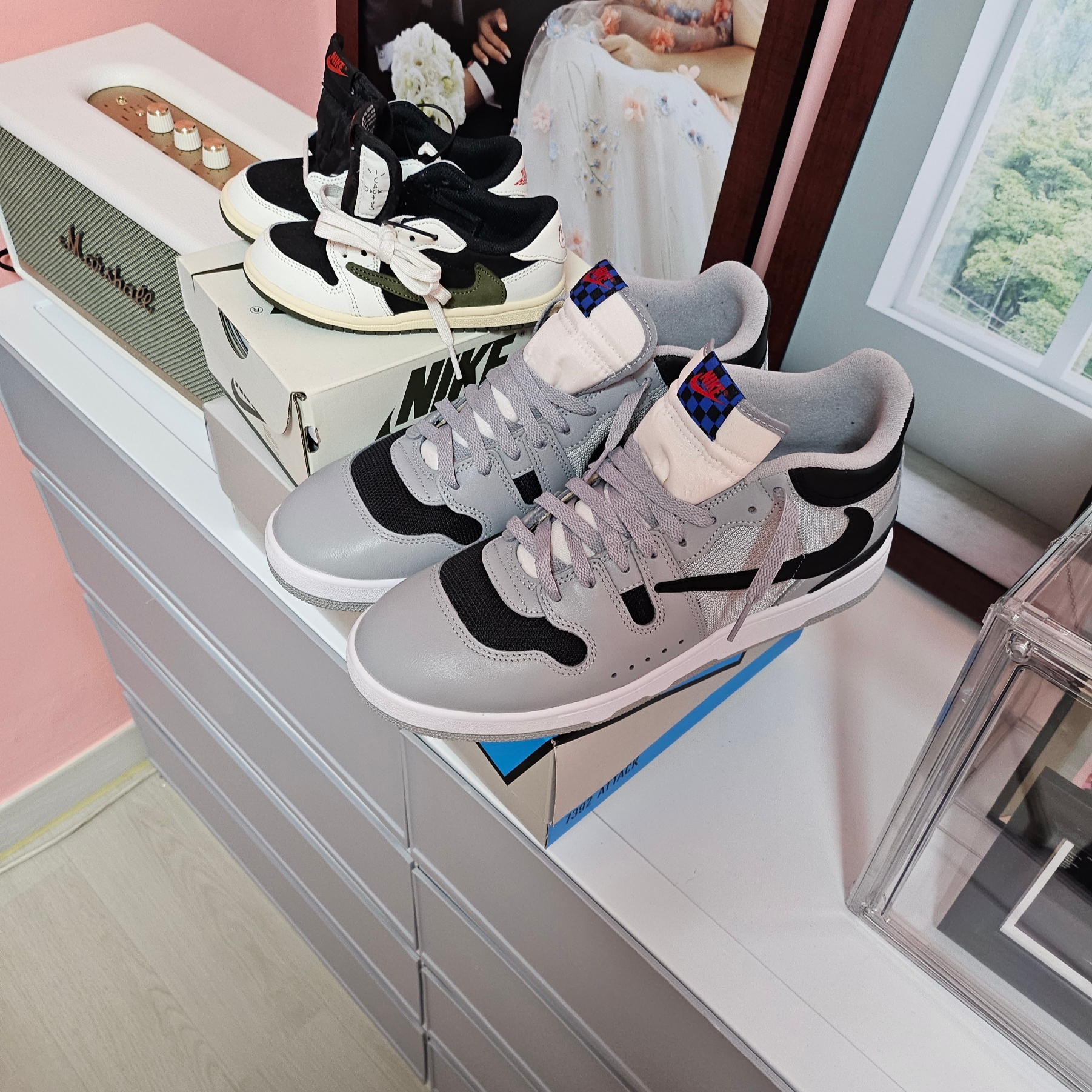 Nike x Travis Scott Mac Attack SP Light Smoke Grey, (TD) Jordan 1 x Travis Scott Retro Low OG SP Medium Olive 착용 스타일