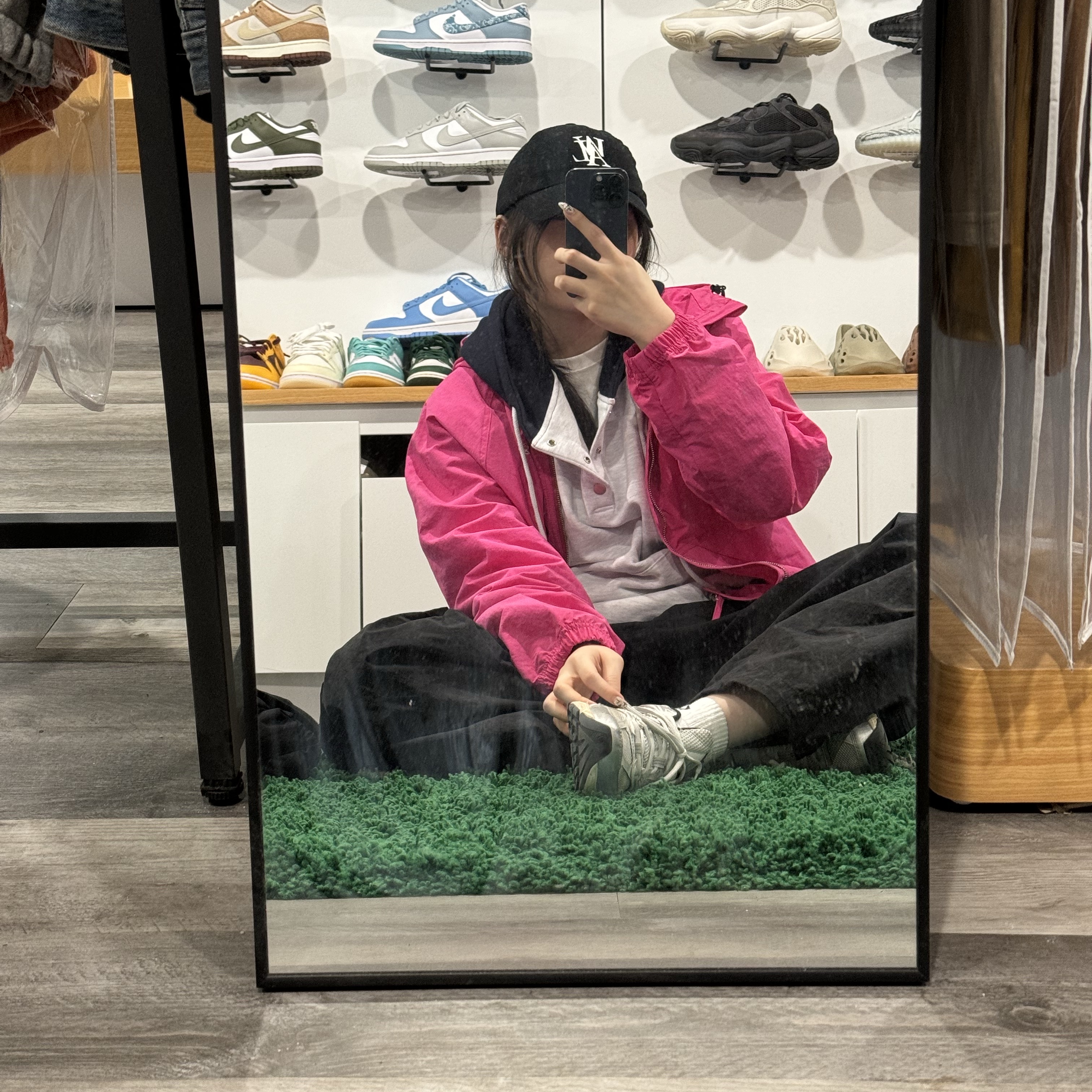 Stussy Wave Dye Beach Shell Jacket Fuchsia, New Balance 530 Steel Grey 착용 스타일 - 3