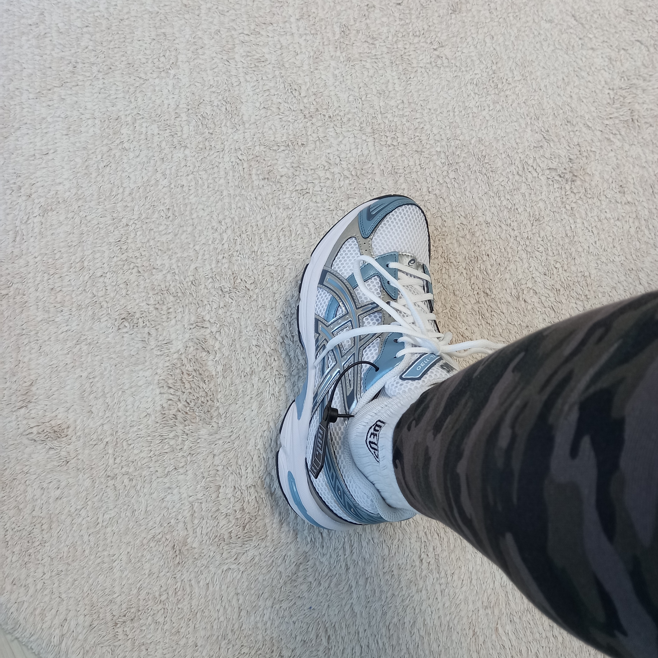 Asics Gel-1130 White Shark Skin 착용 스타일 - 2